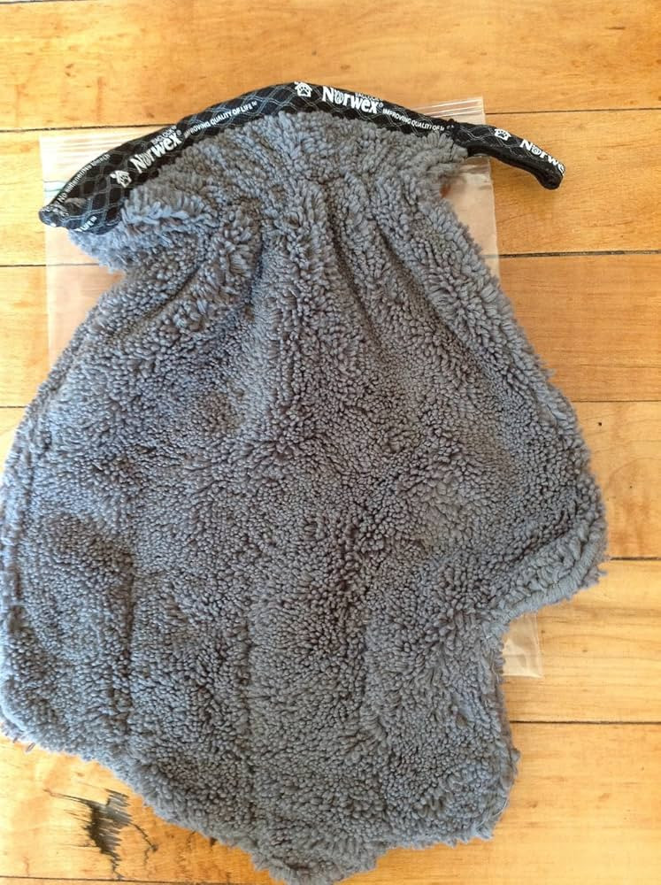 Norwex Pet Mitt | Amazon (US)