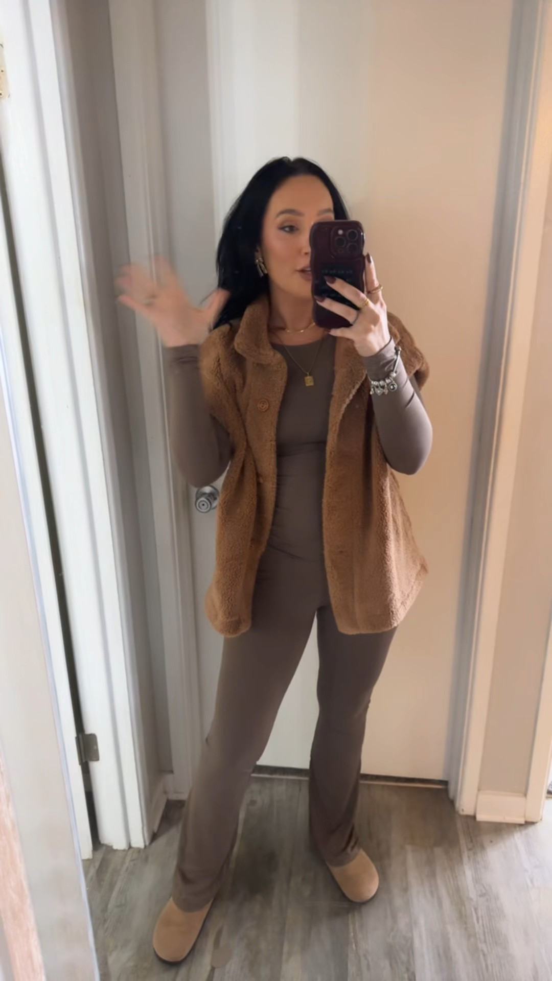 This set is SO good! In the XS $ comes in a bunch of colors. Vest is a small and SOOOO good and oversized! Shoes TTS and are Birkenstock dupes 

#LTKSeasonal #LTKWatchNow #LTKHoliday