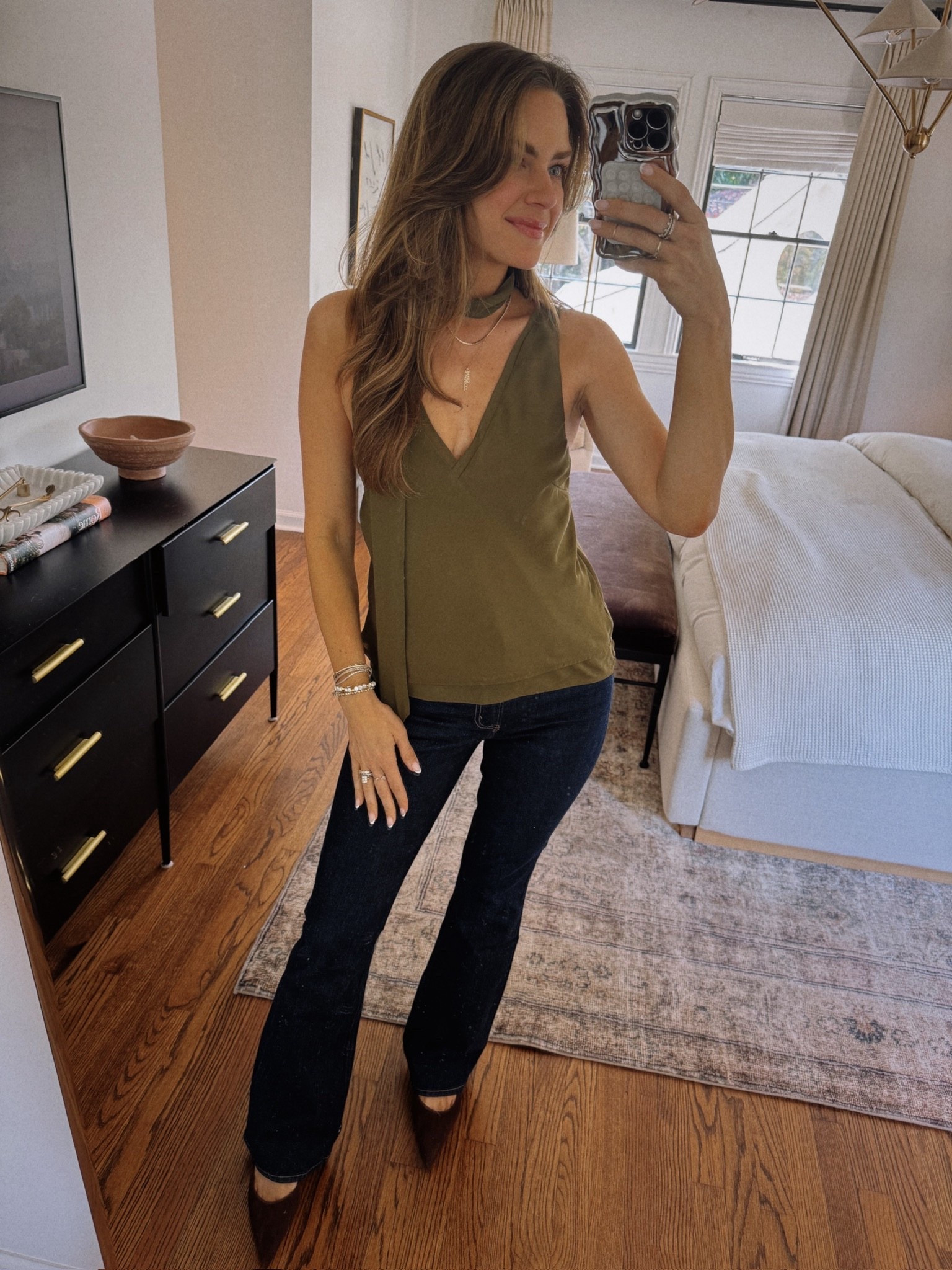 AF x Kathleen Post Collab launches today ✨ top (S), jeans (25)



#LTKStyleTip