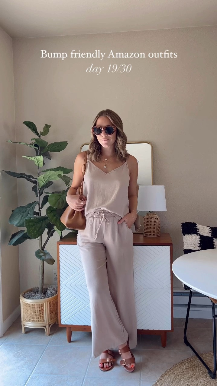 30 days of bump friendly Amazon outfits 🤰🏼 DAY 19

This set is lightweight and comfortable but so chic! Easy to dress up or down and easy to layer up this fall with a jacket or sweater! Wearing a size small



#LTKStyleTip