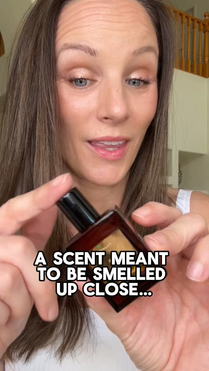 Cyklar Sex Musk Perfume Oil is a sexy, enveloping scent that sits close to the body. Notes of rose, jasmine, tonka bean, vanilla, patchouli, amber, and musk make it warm, sensual, and a little mysterious. It’s not candy vanilla or powdery rose — more like a soft floral with depth. Here’s my take and why I feel extra confident wearing it.

#cyklar #cyklarsexmusk #perfumeoil 

#LTKBeauty #LTKOver40