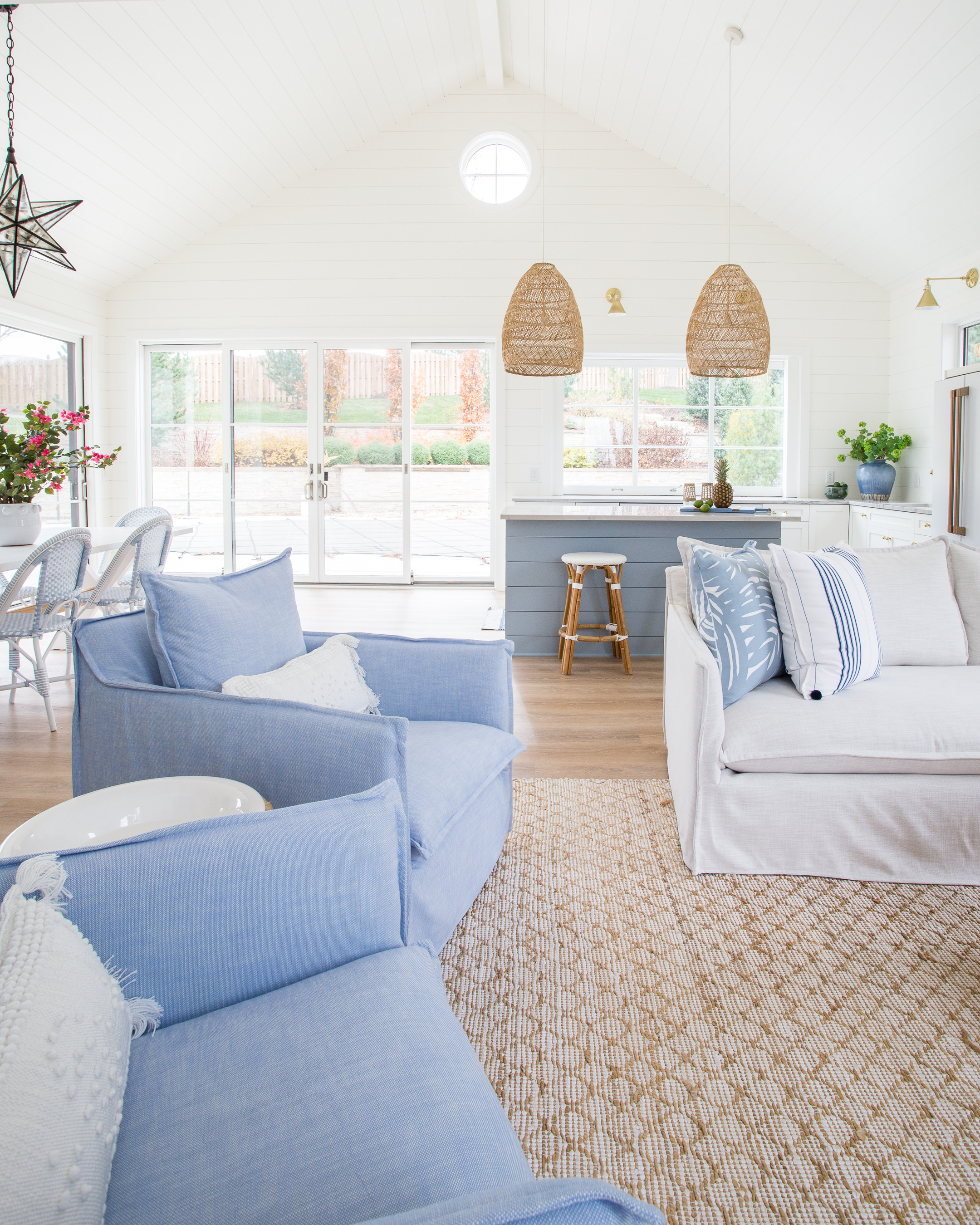 Modern coastal living room design 🙌🏻🙌🏻

#LTKdayinmylife #LTKSeasonal #LTKHome