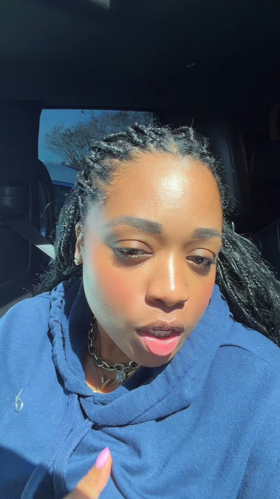 Outfit 
Hoodie 
Pullover 
Sweatshirt 
Ootd 


#LTKvlog #LTKSpringSale #LTKootd