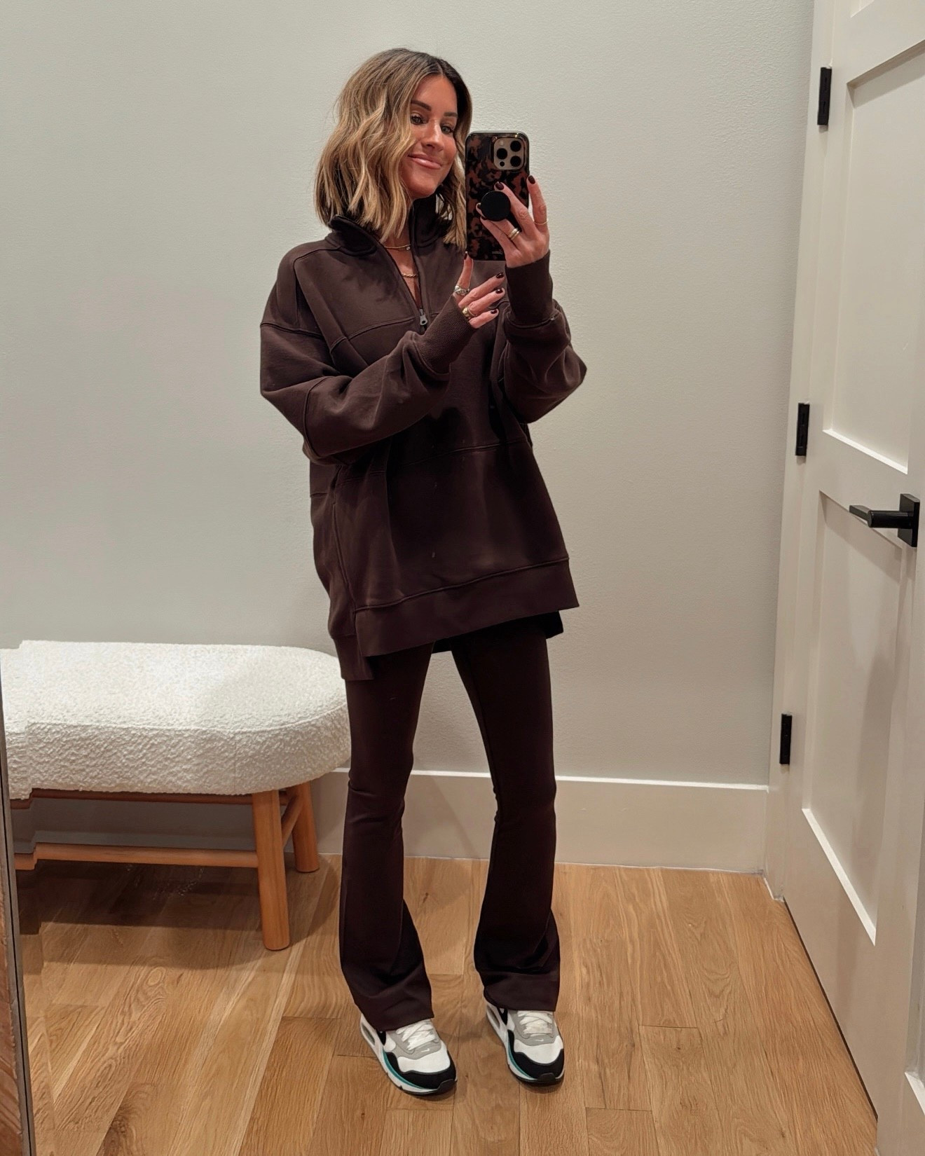 This brown, omg!!😍😍 Code: JEN20 
Wearing size xs in sweatshirt and leggings. 


#LTKSeasonal #LTKTravel #LTKStyleTip