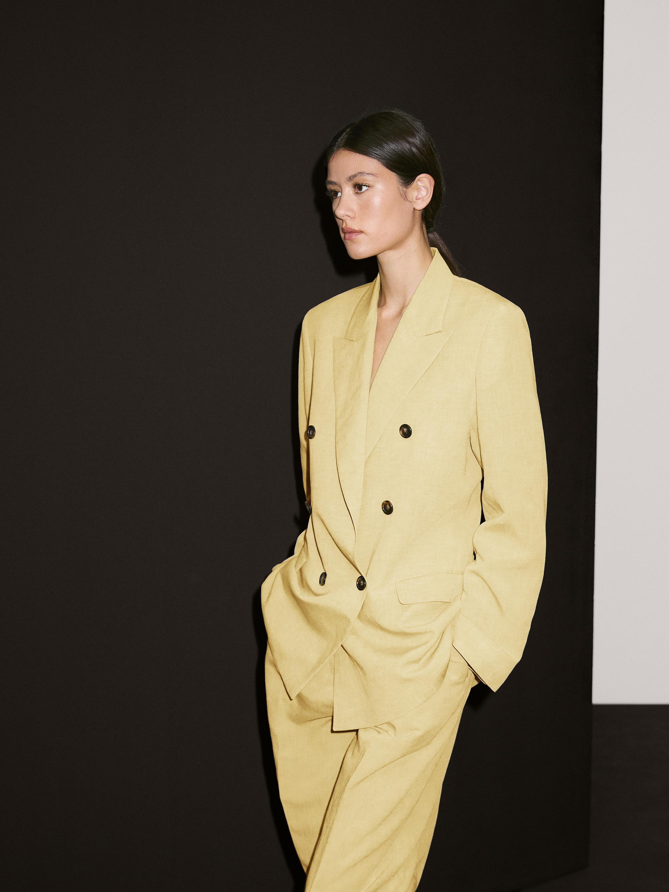 Blazer with a notched lapel collar . Long sleeves. Double-breasted button fastening at the front.... | Massimo Dutti US