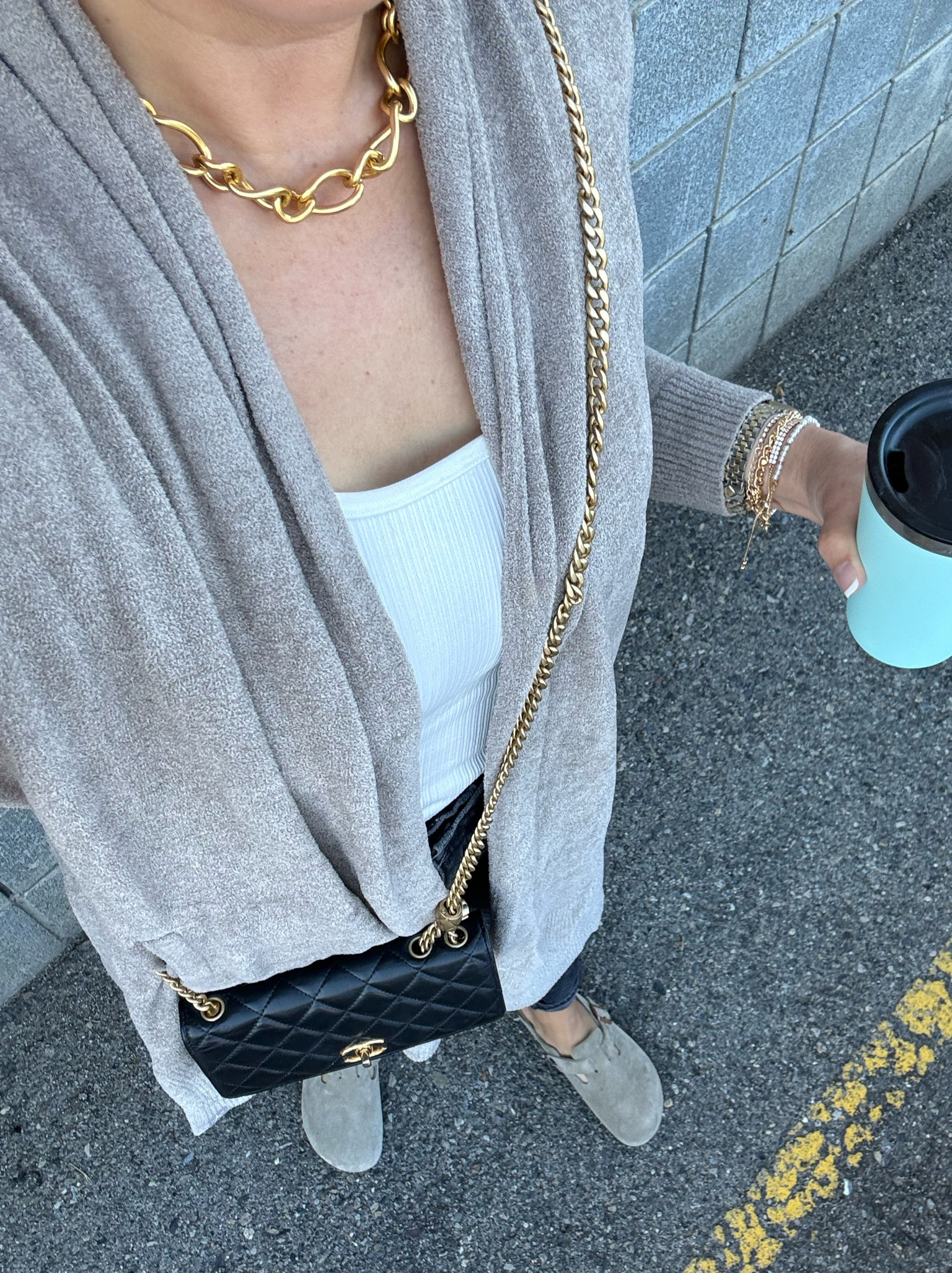 Cozy Fall OOTD


Nordstrom barefoot dreams cardigan, denim jeans, Madewell, Birkenstock Boston sweater

#LTKover40 #LTKstyletip #LTKshoecrush