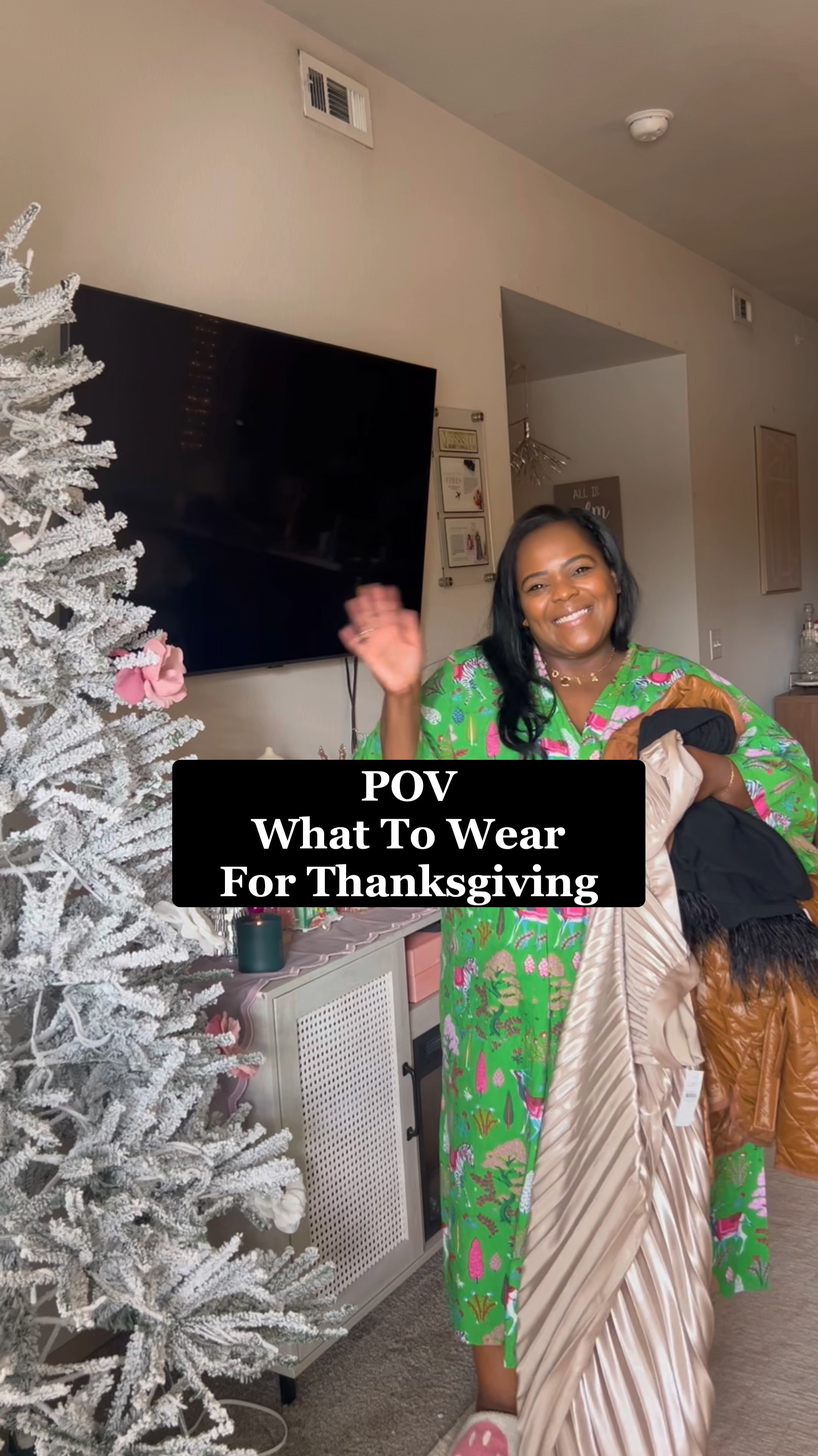 I’ll be wearing leggings and oversized t-shirt for Thanksgiving this year! What about you? 🤪🦃🍽️

#LTKSaleAlert #LTKVideo #LTKHoliday