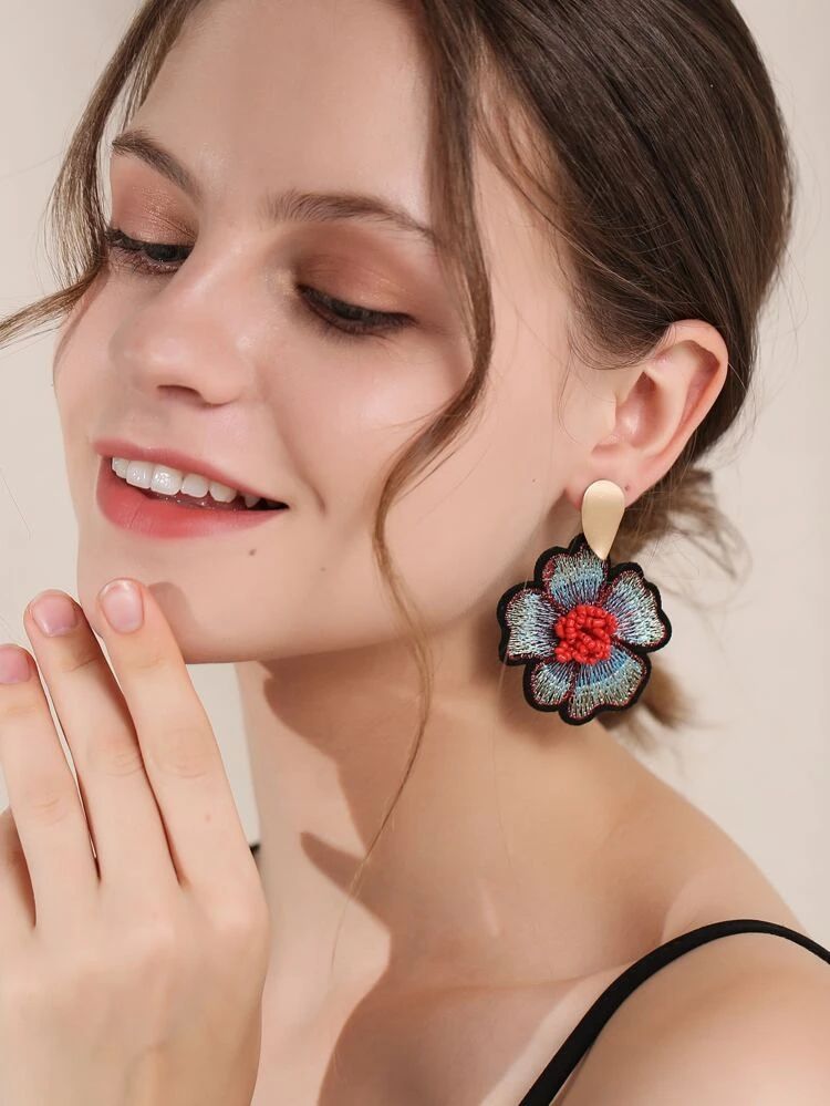 Embroidered Flower Charm Drop Earrings | SHEIN