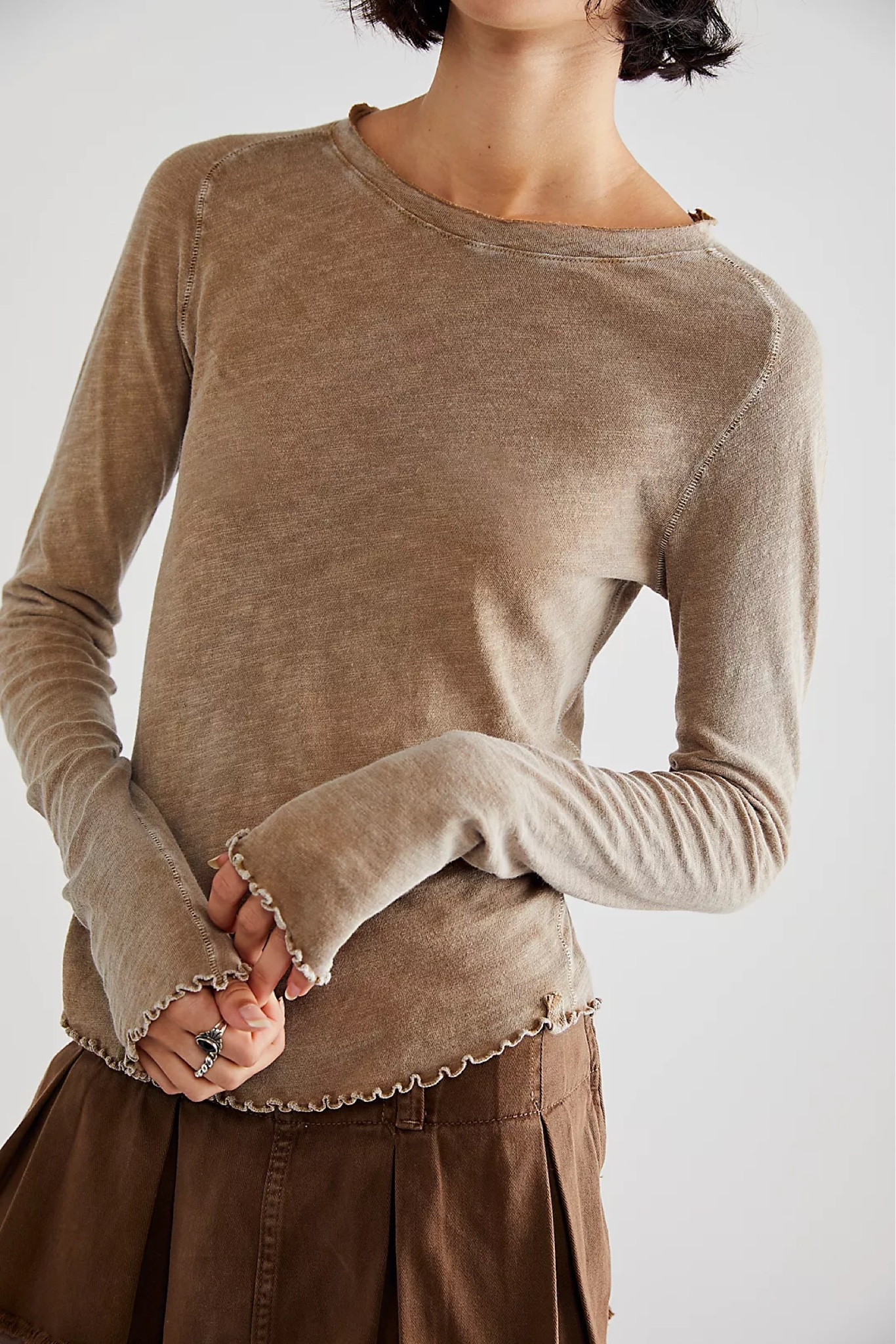 The long sleeve version of my favorite tee!! It’s the perfect staple for fall and for layering!

#LTKfindsunder50