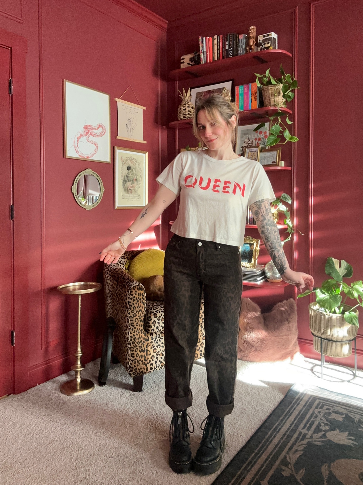 These leopard pants are SO COMFY! Love the darker brown too as it’s a more subtle print. I’m wearing an XS and it’s still plenty oversized. Very stretchy. You could for sure size down for a more fitted look. 


#LTKPetite #LTKStyleTip #LTKFindsUnder50