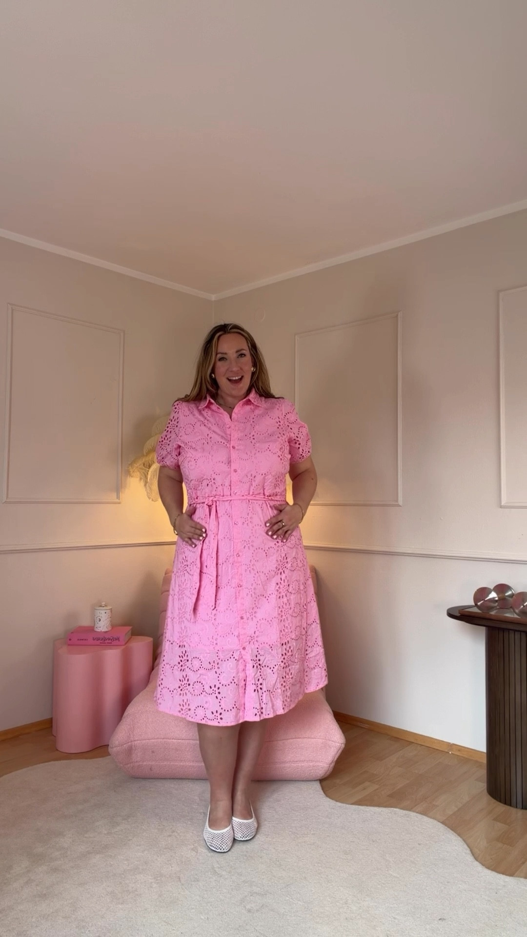 Du stehst morgens vor dem Schrank, hast 50 Teile — und trotzdem nichts zum Anziehen.
Dieses Kleid ist die Antwort. Einmal in Rot. Einmal in Rosa.
Problem gelöst. Frühling gerettet 🌸

#LTKkleider #LTKplussize #LTKmidsize