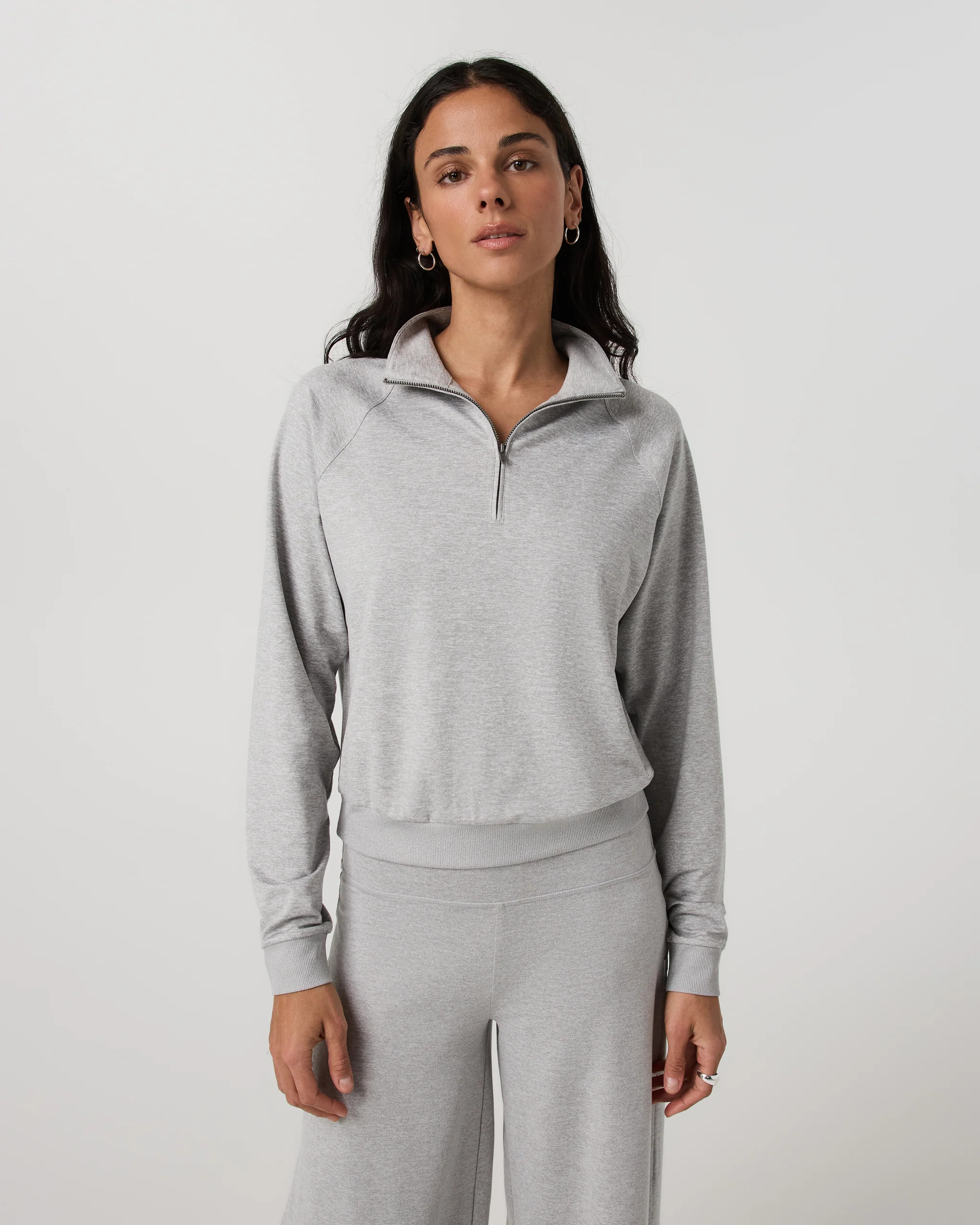Halo Half Zip – Pale Grey Heather Mock Neck Sweatshirt – Vuori | Vuori Clothing (US & Canada)