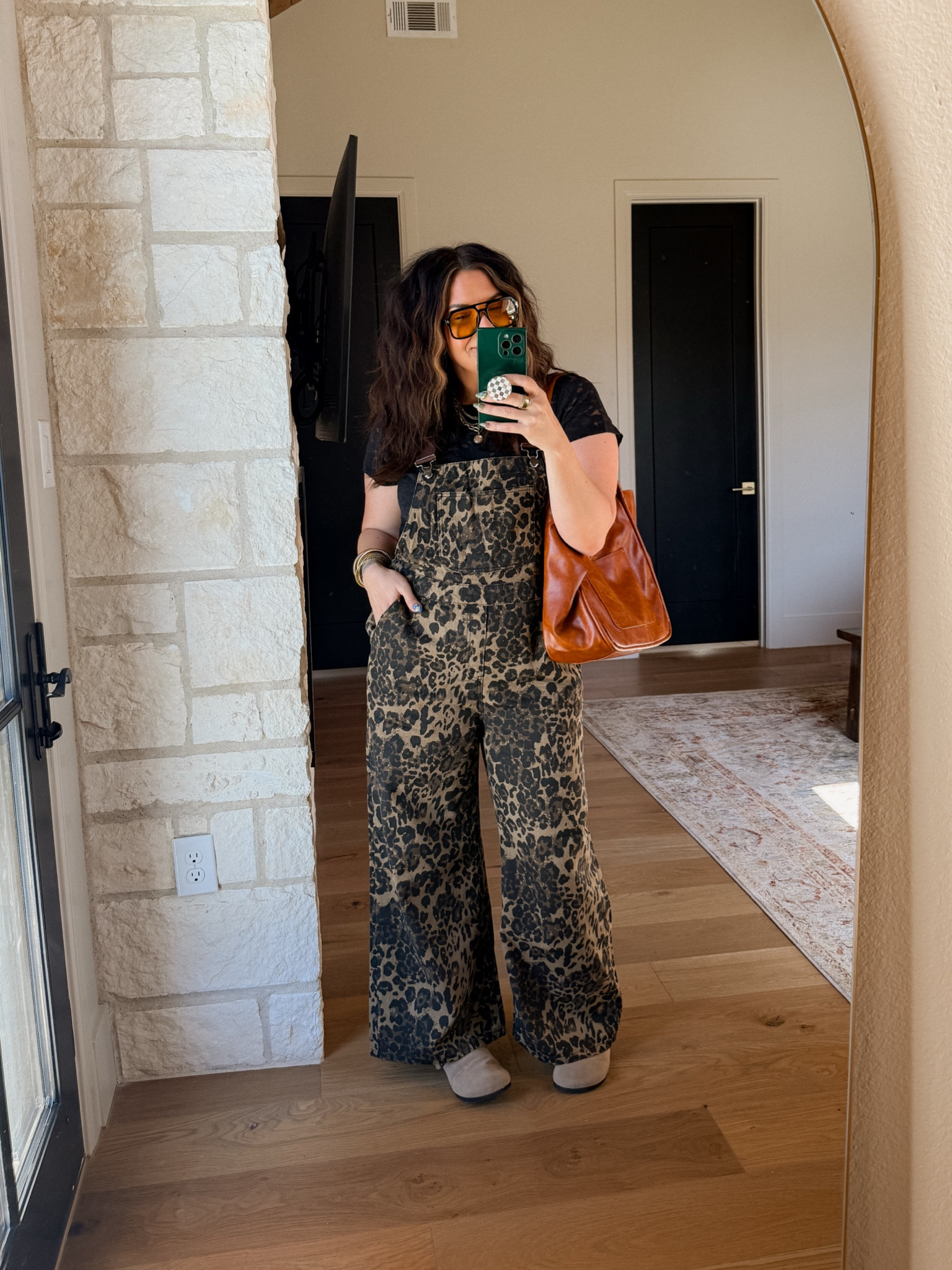 I think these were made for me!

I got them on Amazon, size XXL. But I also linked them direct to their website, and their are less expensive too!

Tee: XL
Clogs: TTS


#LTKMidsize #LTKFindsUnder50 #LTKStyleTip