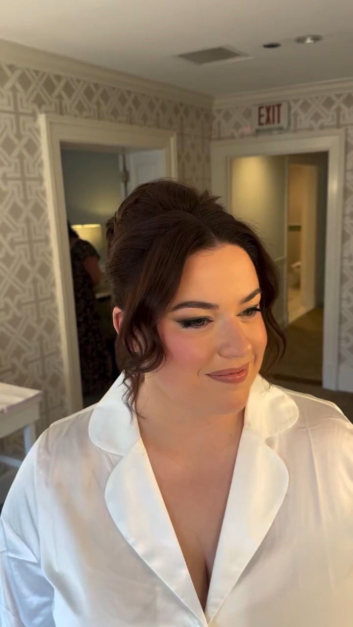 My beautiful bride Sarah in her glam era @chevychasecc 
Products used 
@firstaidbeauty exfoliating pads
@laneige_us milky toner and moisturizer 
@charlottetilbury recharge moisturizer 
@onesize pearly serum
@dalba_global serum spray and multi balm under eyes
@skyniceland gel pads recommended by @makeupbynikkilarose 
@makeupforever hydraglow foundation 
@maxinesrevenge concealer
@fentybeauty bronzer on cheeks and eyes
@patrickta eyeshadow palette matte
@milanicosmetics cream bronzer 
@juviasplace liquid blush( the best out there)
@yslbeauty powder blush in shade 44
@maybelline lifter liner
@makeupbymario lipstick in roseglow
@lawless lipgloss in blushed sand 
@danessa_myricks liquid powder spray
@onesize powder melt spray
@essence_cosmetics mascara
@ardellbeauty 421 lashes cut in half
@hourglasscosmetics finishing powder palette 

#dmvmakeupartist #chevychasecountryclub #fullglammakeup #instamood #wedding