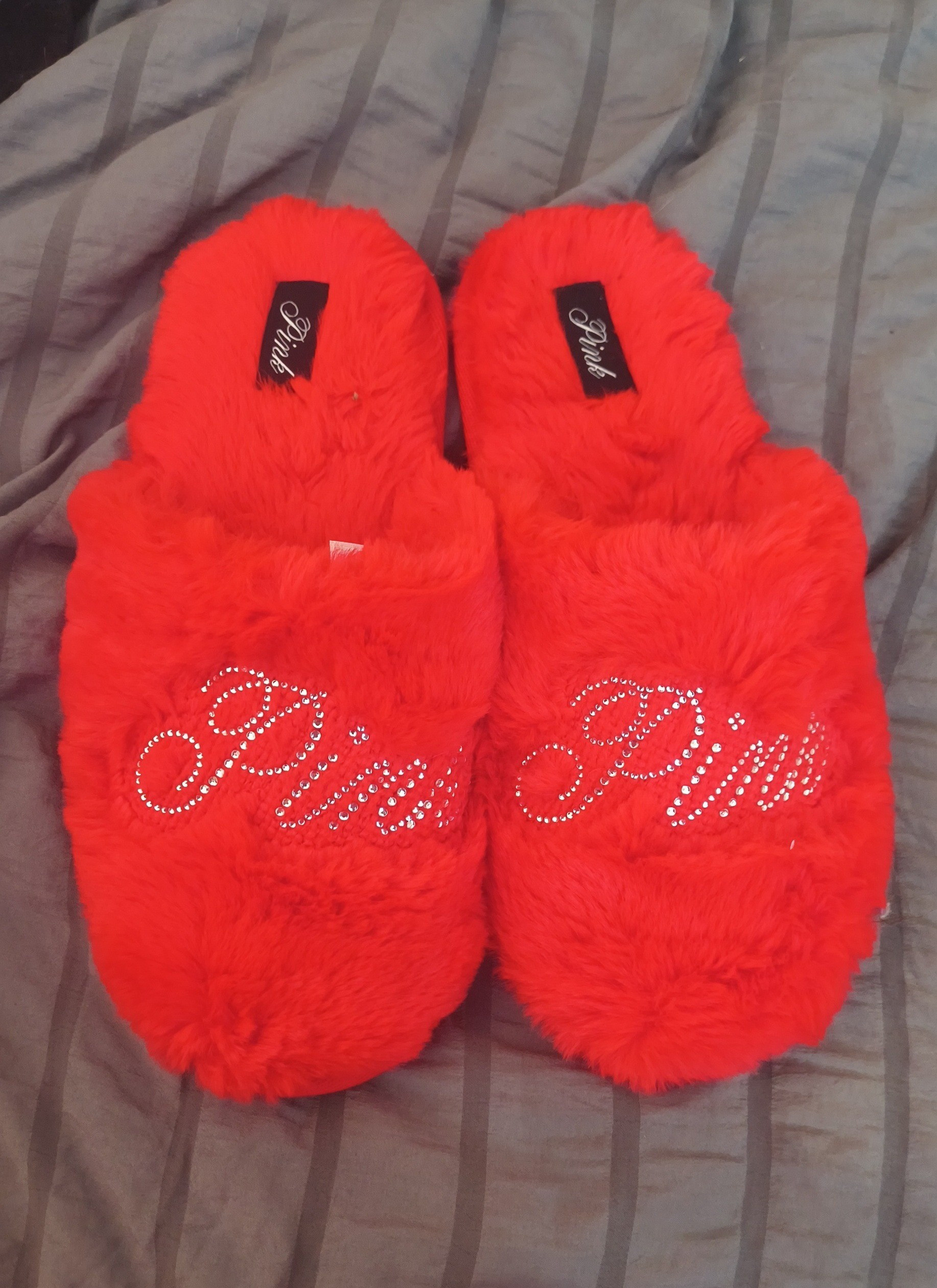 I’m a size 9-9.5 and I got a large and they fit perfectly and are so comfy and cozy! ❤️💋

#LTKFindsUnder50 #LTKGiftGuide #LTKHoliday