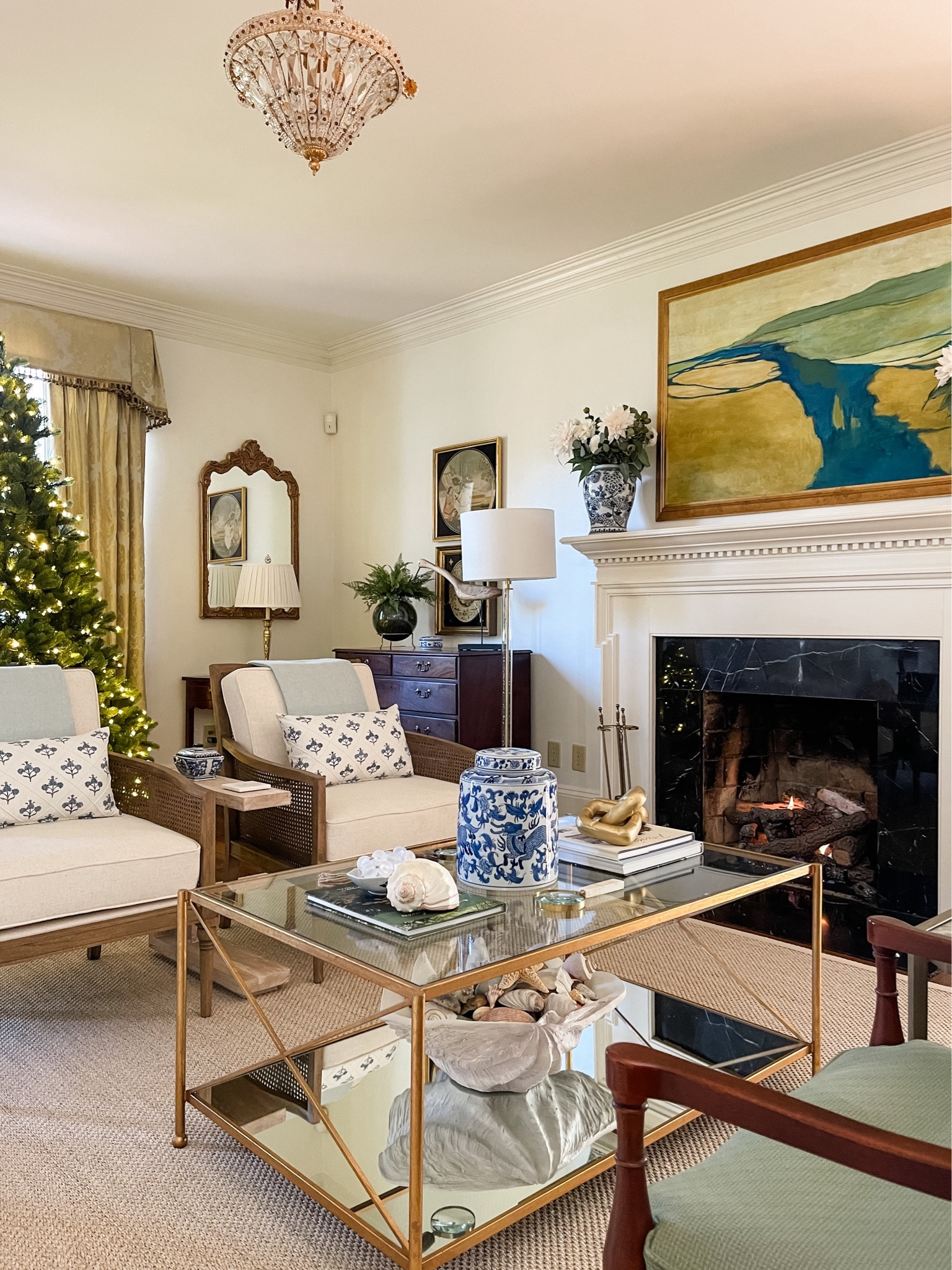 It’s beginning to look like Christmas in the living room.🎄

#LTKHoliday #LTKstyletip #LTKhome