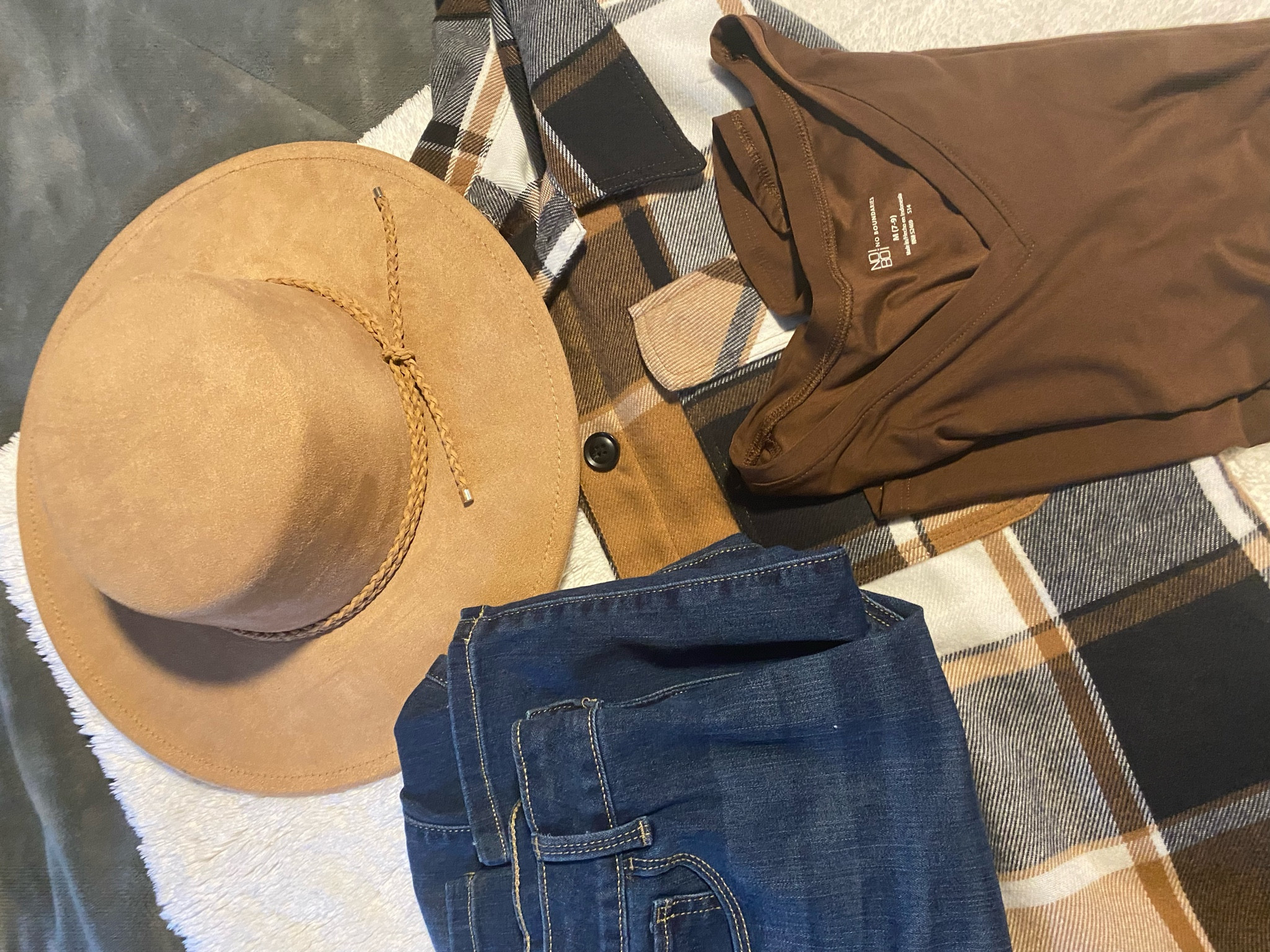 Walmart fashion finds for curvy bodies is amazing, love this brown plaids jacket. It’s so comfortable . The hat is on sale and so stylish. Plus this brown tank for all the fall fashion vibes #fallfashion #walmartfashion #midsizefashion

#LTKcurves #LTKSeasonal #LTKsalealert