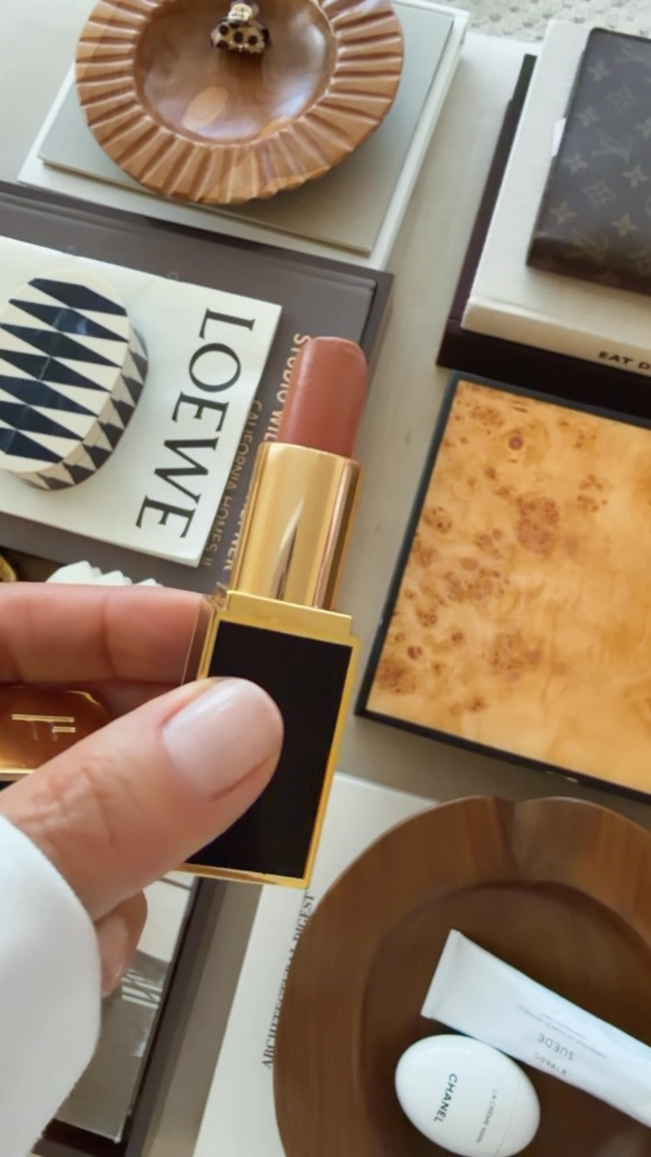 One of my go-to
Tom Ford Sable Smoke 
Shop my favorites!

#LTKdayinmylife #LTKBeauty