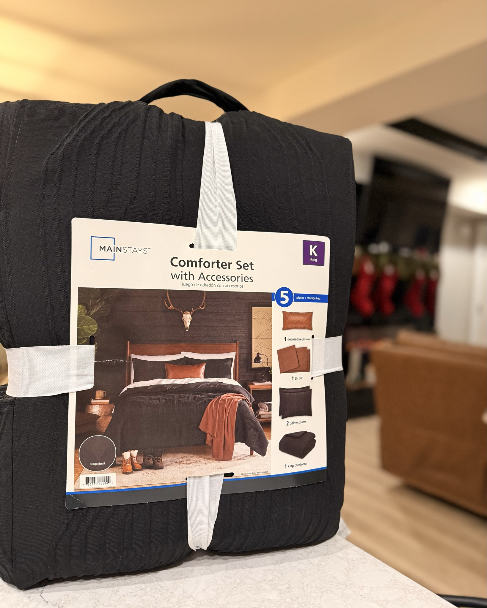 New comforter for winter? ✔️ great price? ✔️ Figaro approved?✔️ #walmartpartner

#LTKSaleAlert #LTKHome #LTKSeasonal