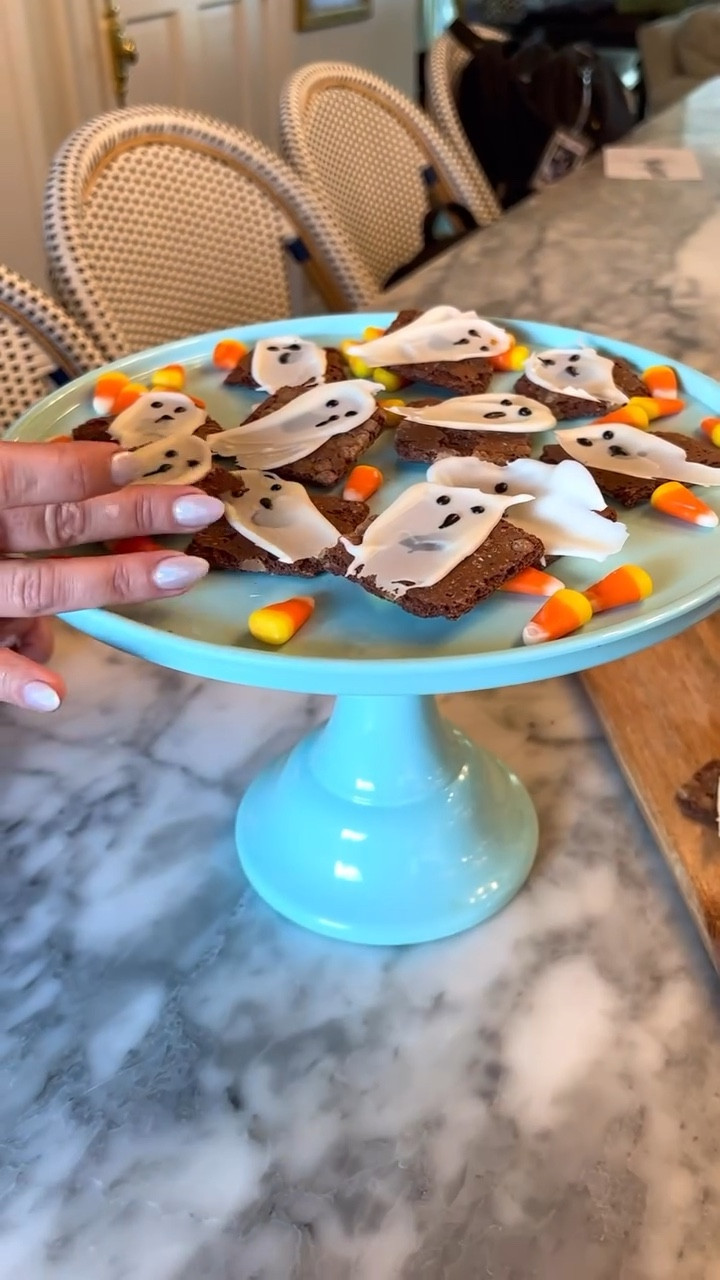 Save this fun and easy DIY Halloween treat with frozen ghosts! 👻

#LTKHalloween #LTKKids #LTKSeasonal