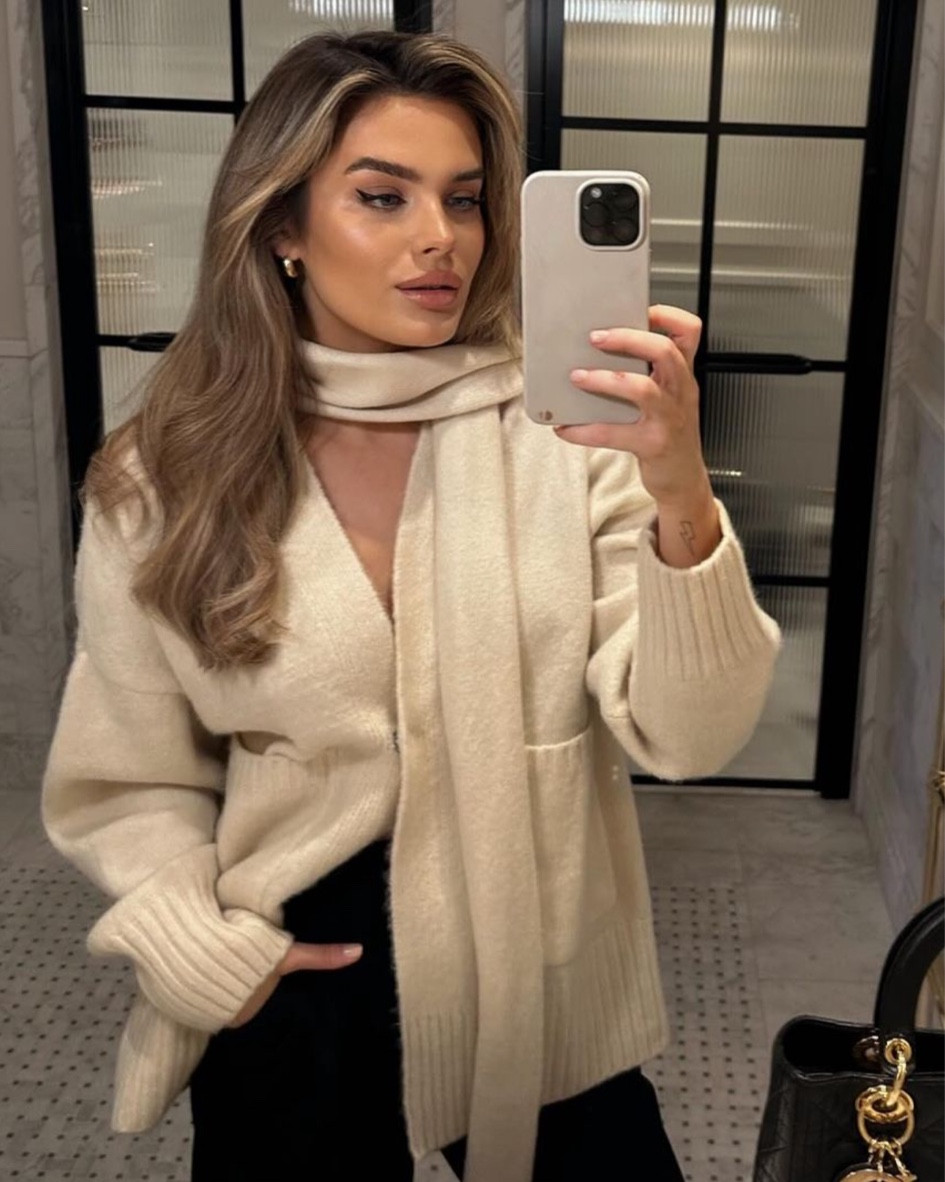 Obsessed with this stunning scarf cardigan 

#LTKSeasonal #LTKstyletip #LTKeurope