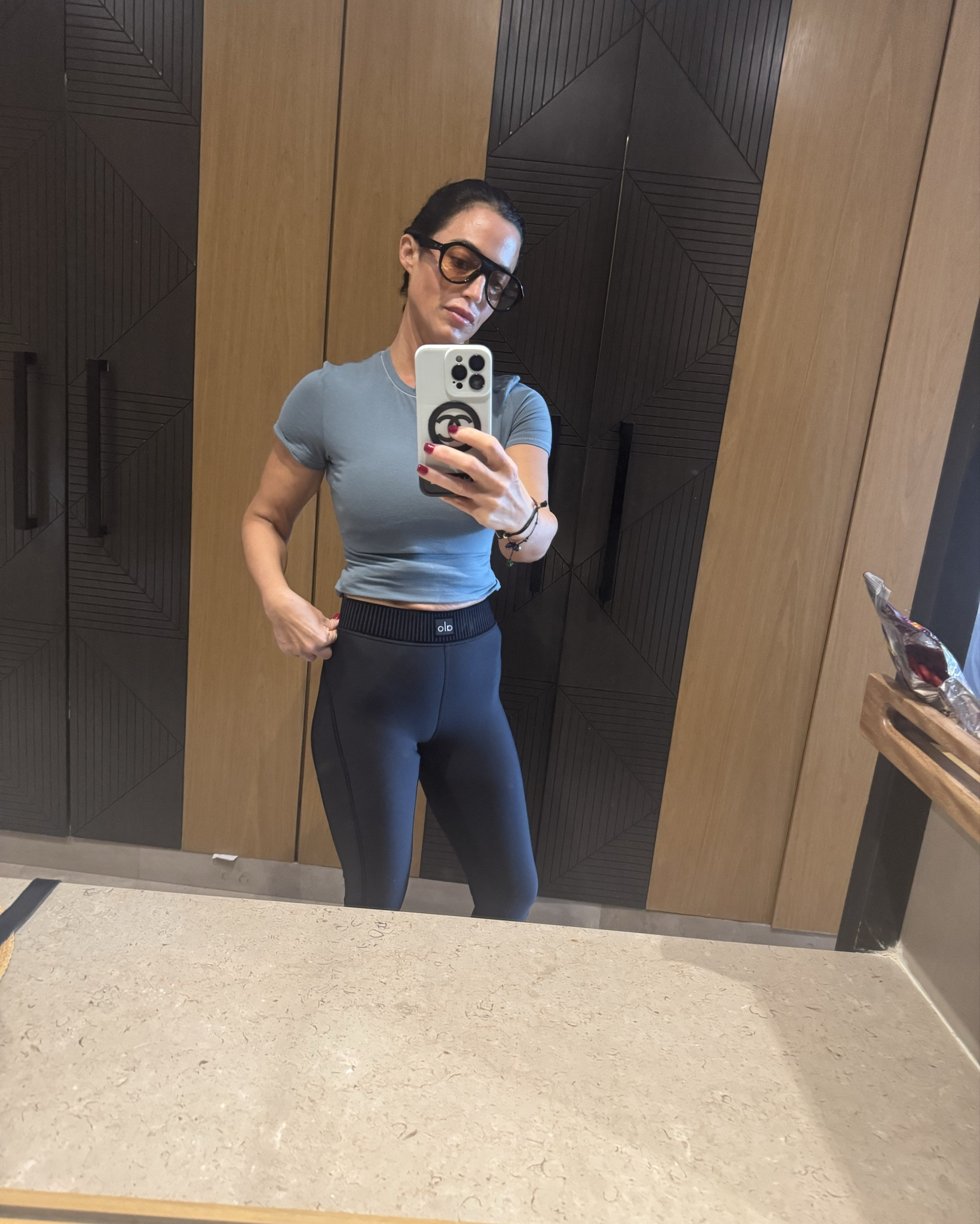 Wearing my go-to LO leggings because they’ve always been in style—paired with a Skims shirt, classic sunnies, and sneakers for that effortless chic vibe #OOTD #styleinspo #skimsstyle #leggingslook #streetstyle

#LTKActive #LTKStyleTip #LTKOver40