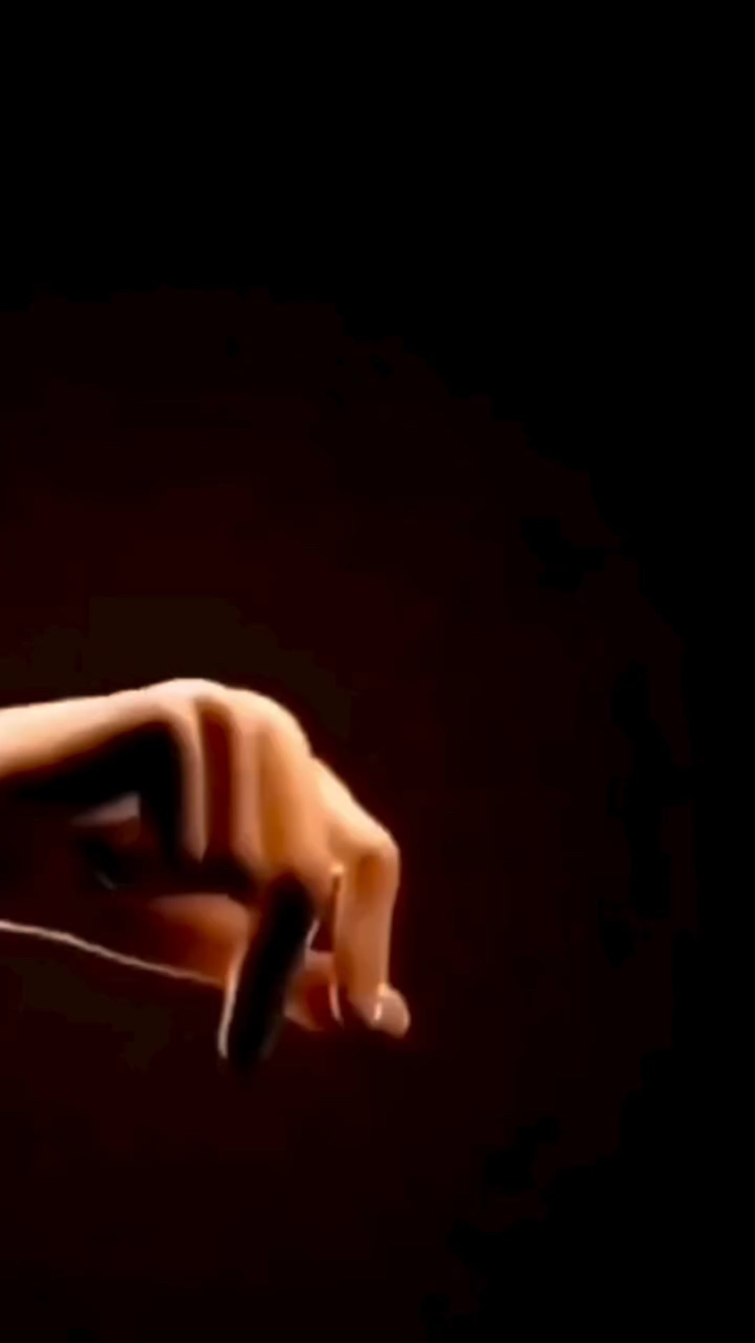 The start of spooky season just got a boost ⚡🖤 Sippin’ on @alaninutrition Witches Brew like a potion for my soul 🧙‍♀️✨ Can’t wait to try all the dirty pop mix recipes I found for it! Yummy! #alani #witchesbrew #energydrink #caramelapple