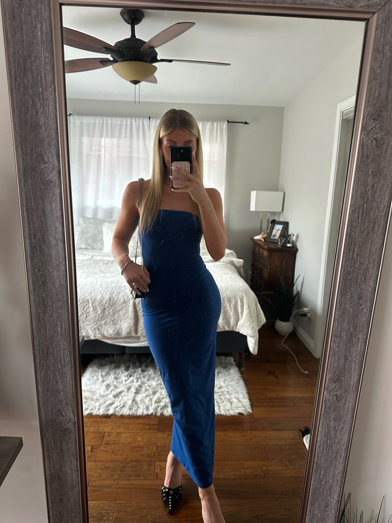 Kim k you know what you’re doing 💙 @skims

#LTKStyleTip #LTKSeasonal #LTKFindsUnder100