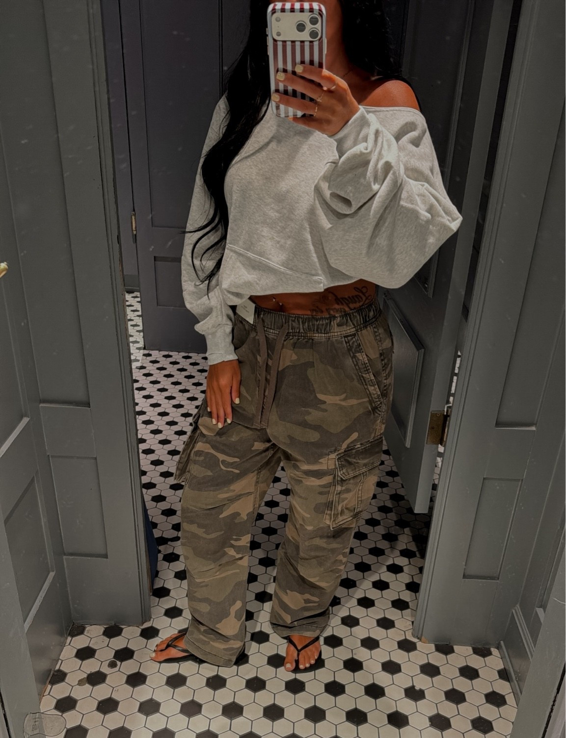 the baggy cargo pants perfect for fall #hollister #cargopants #cargo #fallstyle #falloutfit

Wearing a size XS in pants and Medium in top for an oversized fit

#LTKootd #LTKU #LTKPetite