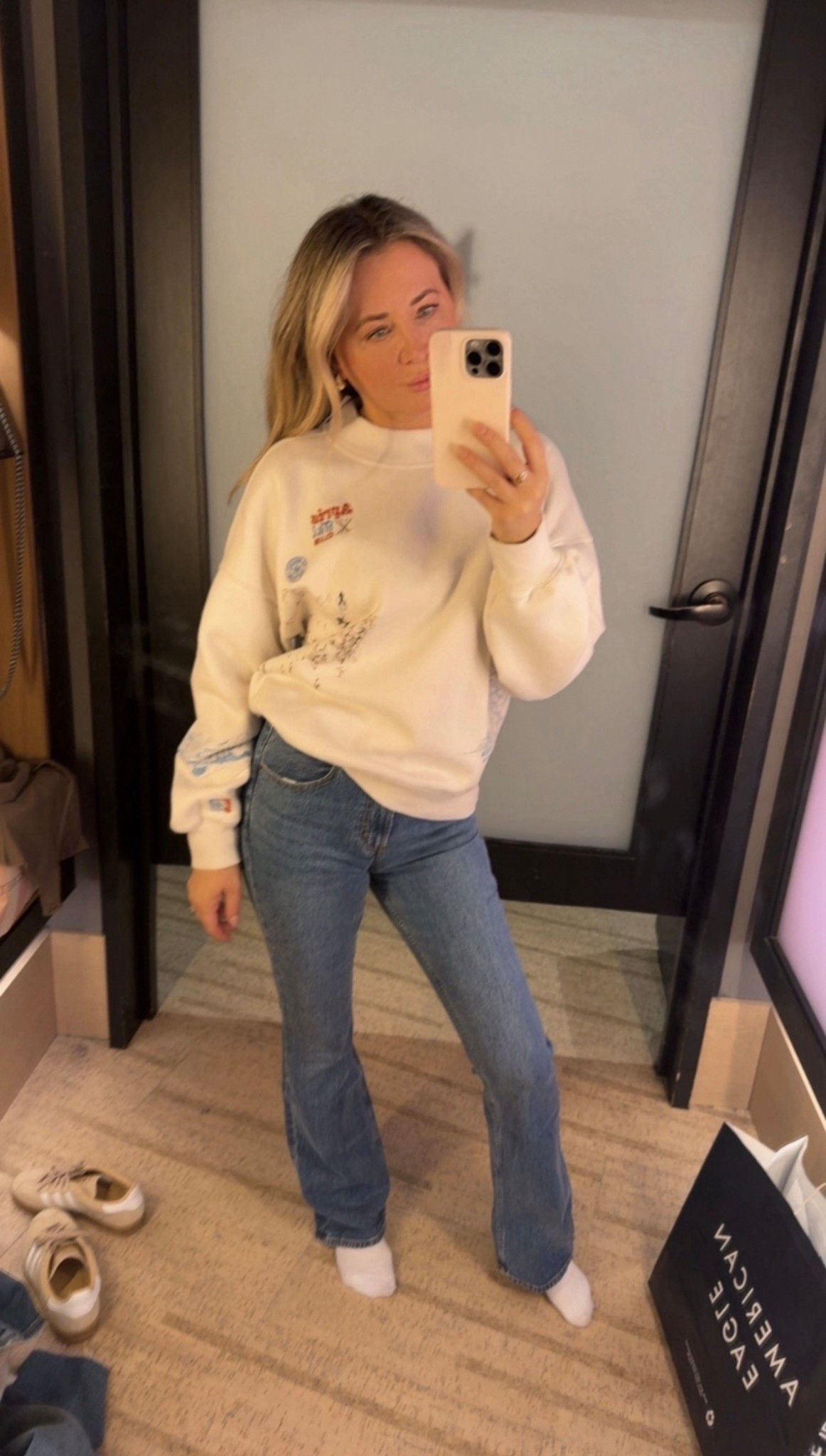 Favorite jeans right now. Wearing 26 regular. I’m 5’6
Sweatshirt in large for oversized look

#LTKgrwm #LTKValentine #LTKootd