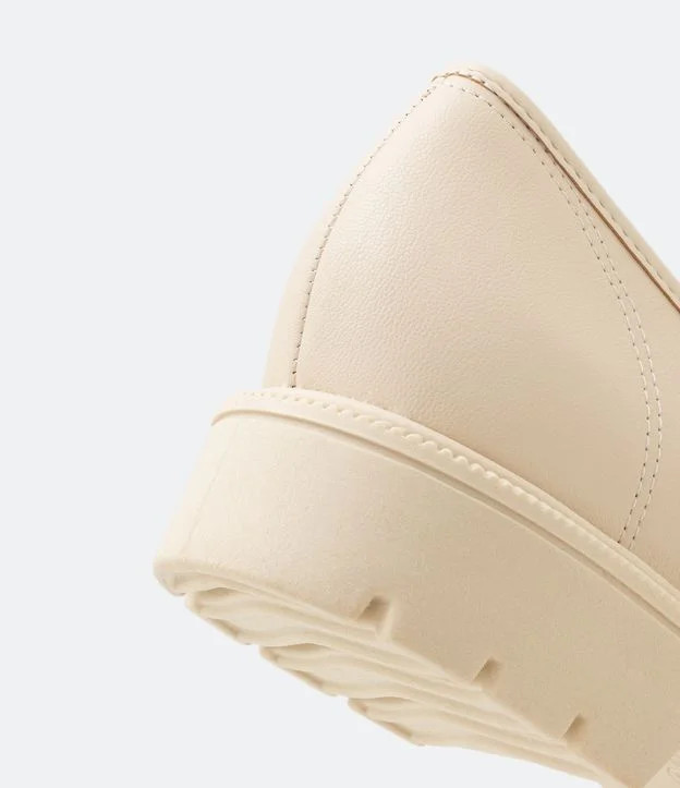 Sapato Loafer com Bridão e Bico Redondo Beira Rio Bege | Renner (BR)
