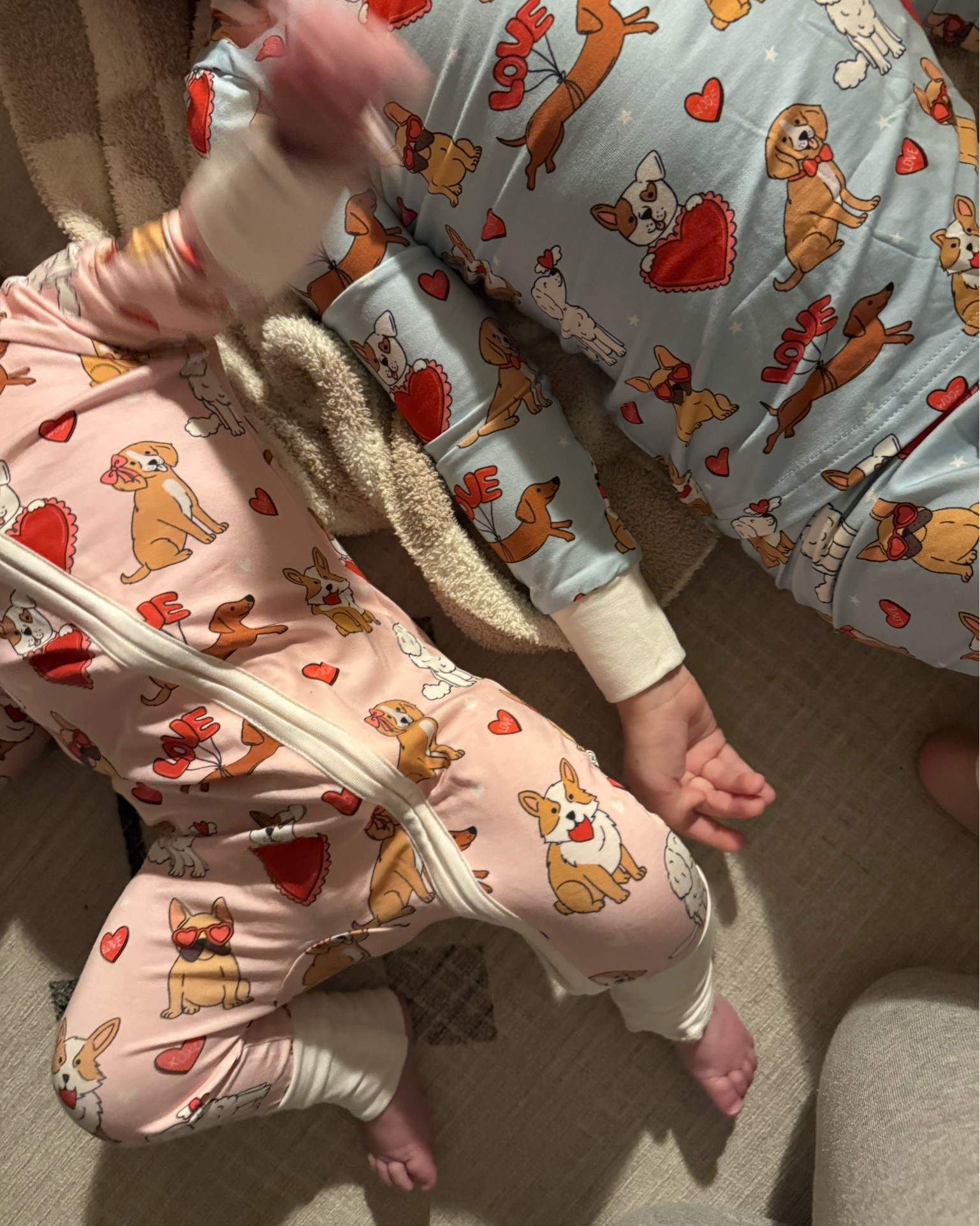 Cutest doggy valentine pajamas 🩷🩵 love the coordinating prints!

Caden lane, Valentine’s Day, bamboo PJs 

#LTKKids #LTKSeasonal #LTKFindsUnder100