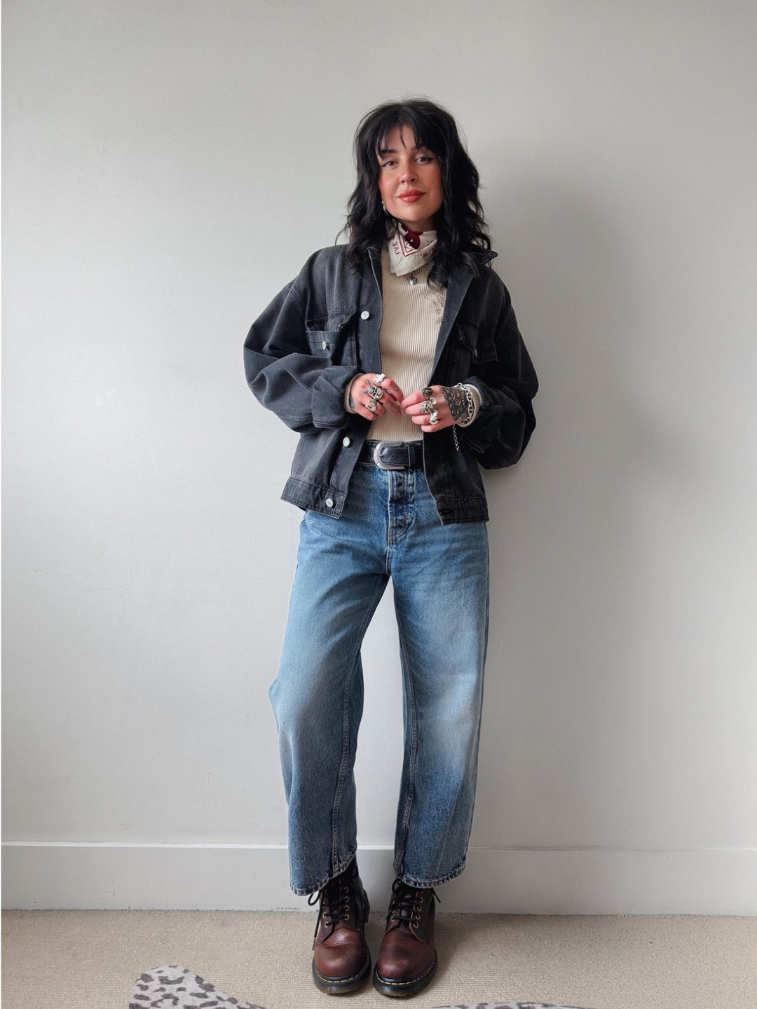 jacket @levi 
top @pandco
jeans @freepeople
boots @drmartens 

#LTKshoes #LTKuk #LTKspring