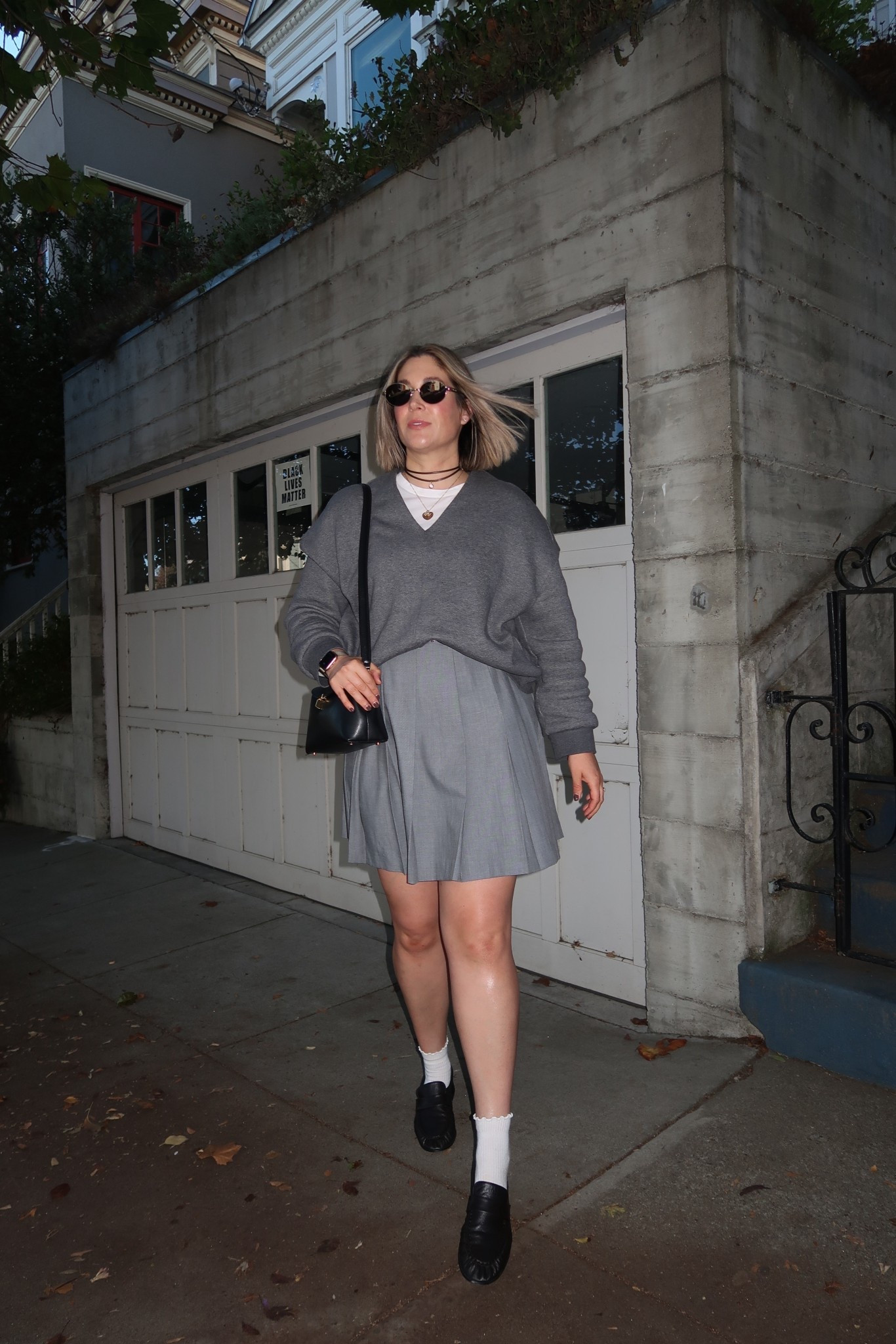 Meet one of my hyperfixation color combos —> gray, dark brown, and black 🤝🏻

Outfit details 👉🏻