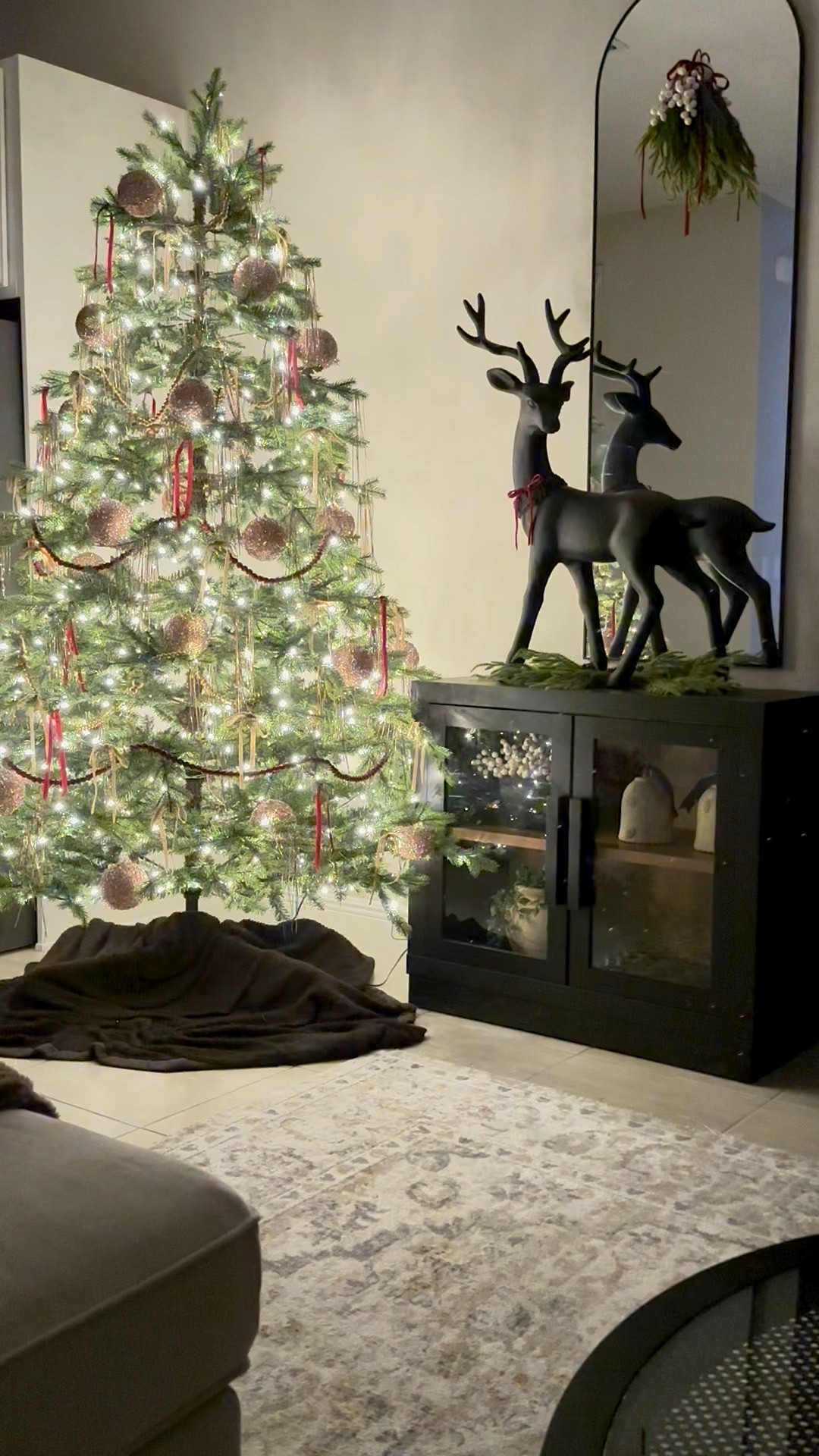 When your tree is the moment ✨🎄

#LTKHome #LTKSeasonal #LTKHoliday