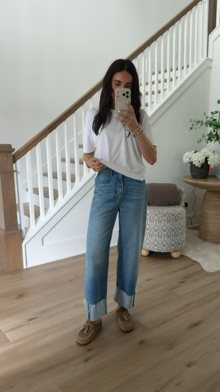 Tee in XS , jeans run big size down.

travel outfit, easy to wear casual outfit, mother jeans, vuori, fashion basics, anna monteiro, annabrstyle

#LTKOver40 #LTKootd