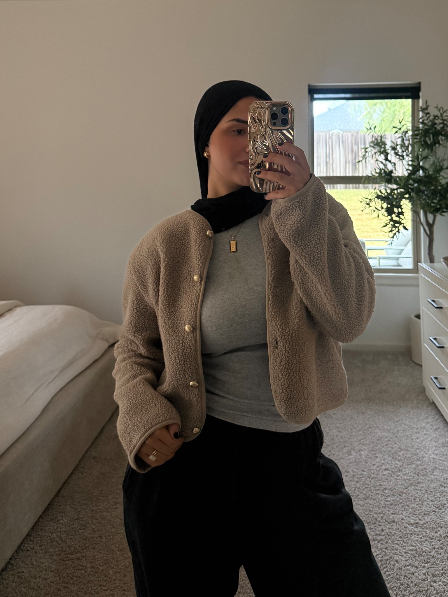 I’ll be wearing this cozy Sherpa jacket ALL FALL! The gold buttons are the perfect touch too, I’m wearing a size medium! 

#LTKSeasonal #LTKFindsUnder100 #LTKFindsUnder50