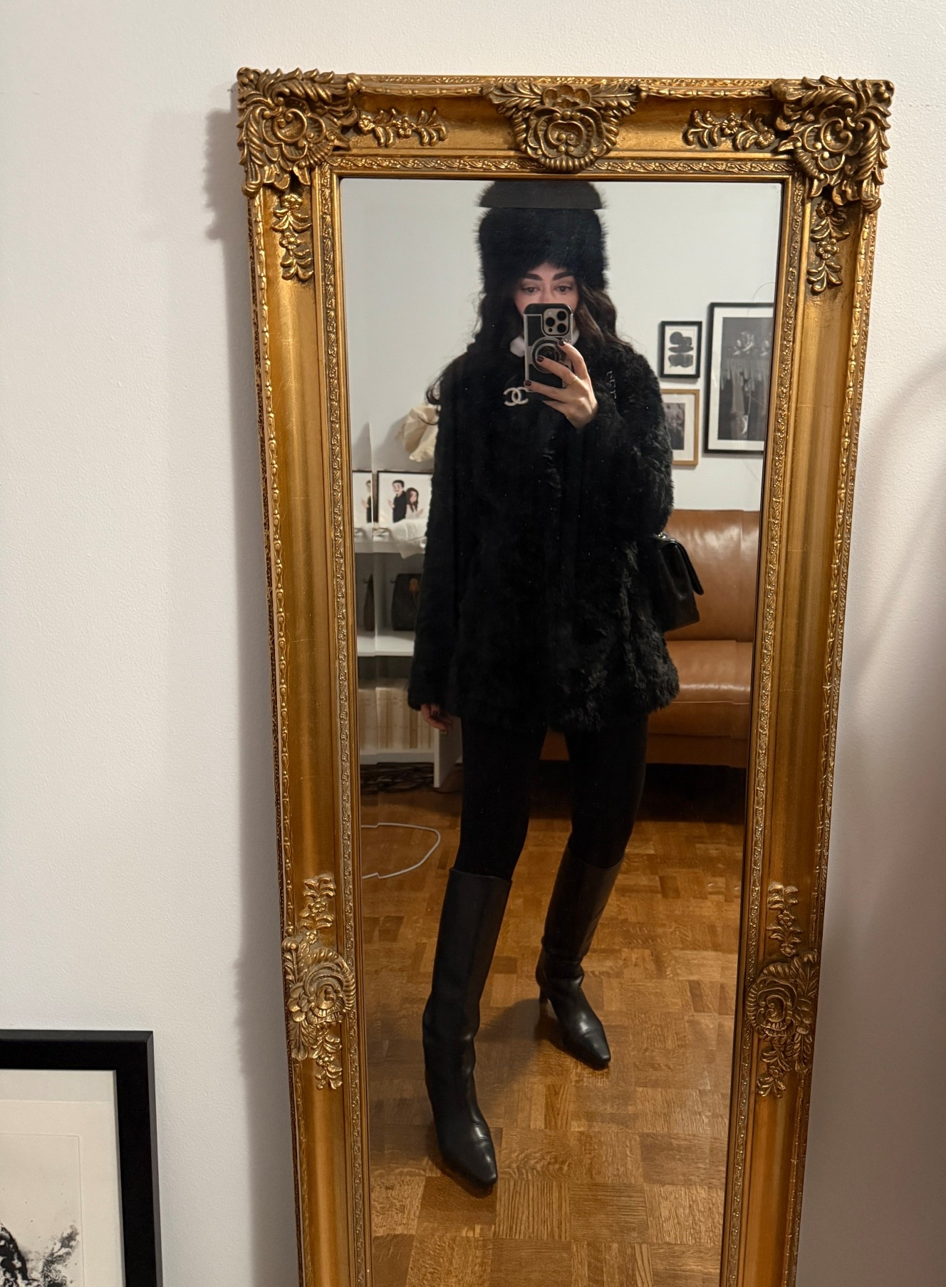 Hat: Amazon
Coat: Le Chateau
Sweater: Noul
Leggings: Old Navy
Boots: Massimo Dutti
Bag: Chanel
Brooch: Chanel

#LTKpetite #LTKcanada #LTKwinter