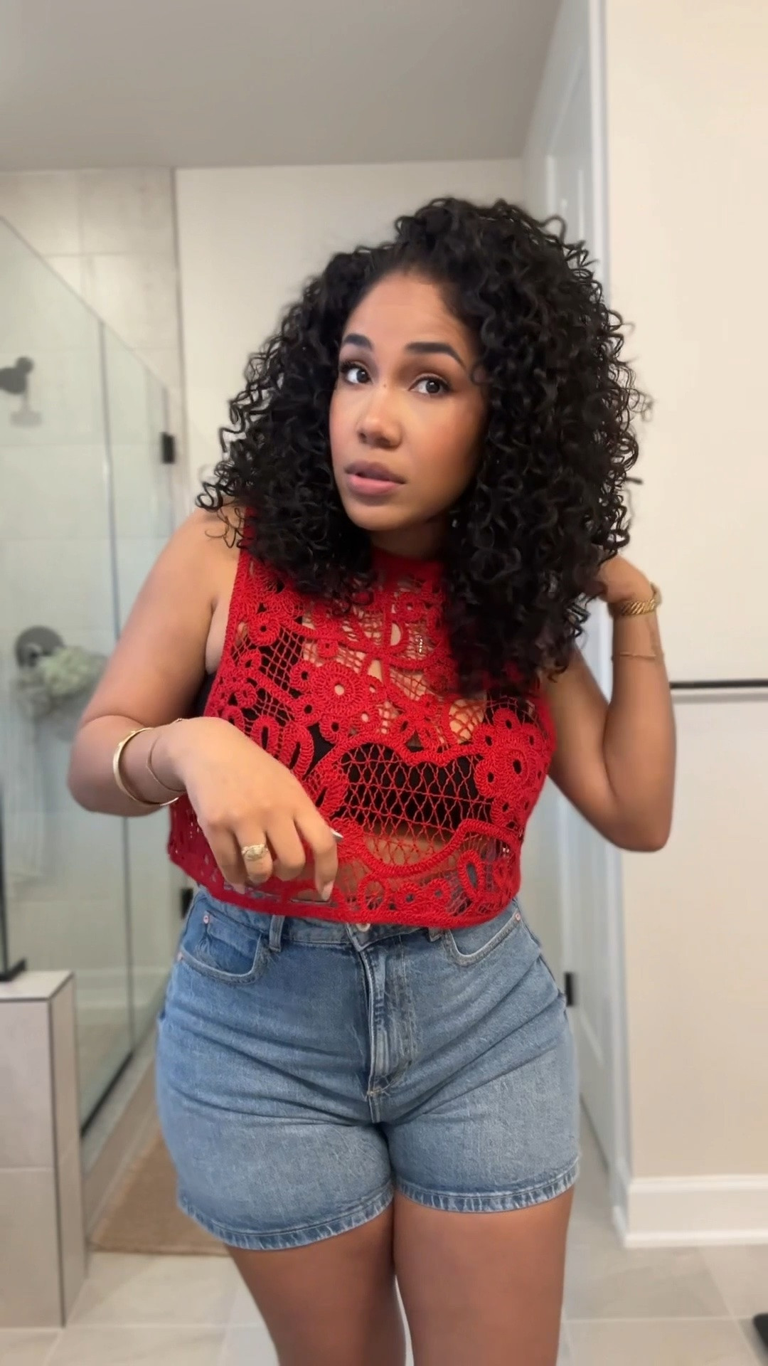 Rushed curly hair routine but somehow my curls ended up getting SO many compliments 😭 Usually my curly hair routine takes me almost 6 hours because I finger coil everything for extra curl definition, but this time I only had 2 hours to dry my hair so I had to completely switch it up.

I used way less product, skipped the finger coiling, and just let my natural curl pattern do its thing. The curls were definitely less defined than usual, but the volume, softness, and movement were honestly SO good. It gave that big fluffy curly hair look that I love.

Linking all of the curly hair products I used because y’all asked nonstop after my video 🤍 Pattern Beauty products, Love Ur Curls all-in-one curl cream, and my Kérastase anti-frizz prep have been on repeat lately for my natural curls.

#curlyhairroutine #naturalcurlyhair #curlyhairproducts #washdayroutine #curlyhairtips #diffusehair #patternbeauty

#LTKBeauty