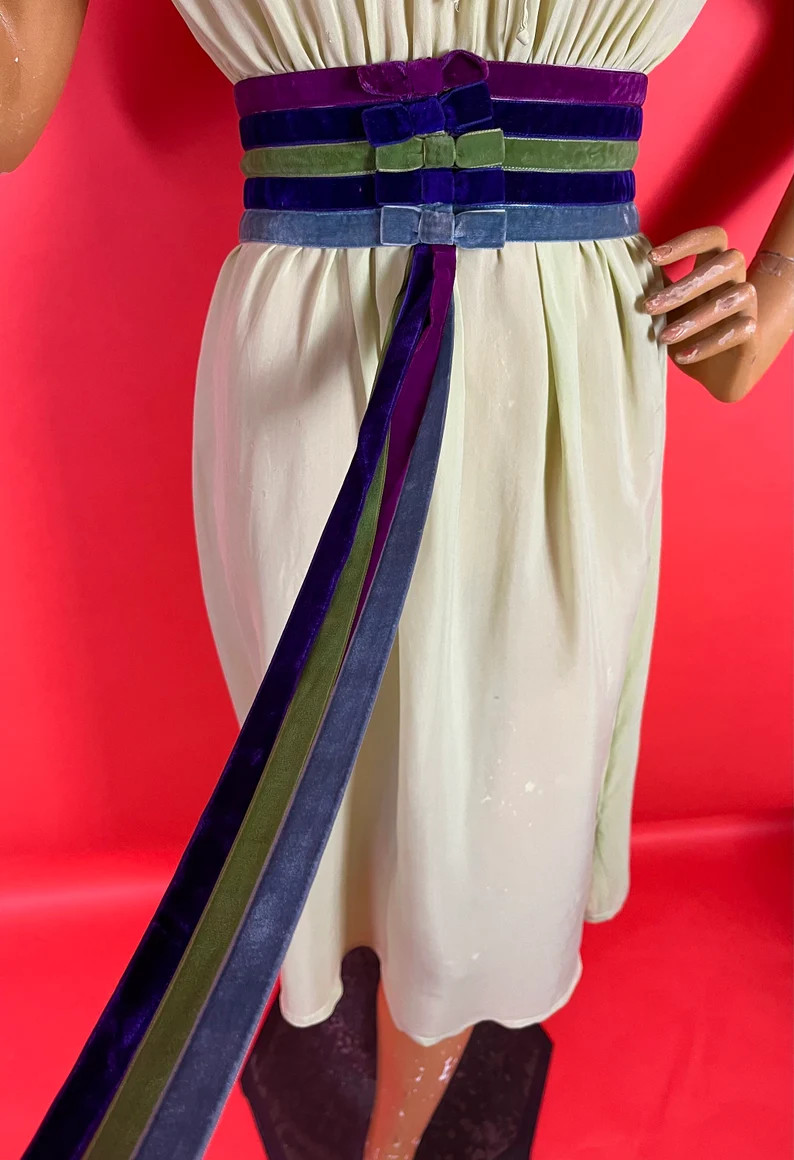 1930s, Possibly Earlier, Velvet Ribbon Band Wide Belt with Bow and Long Tails, Hook and Eye Closu... | Etsy (US)