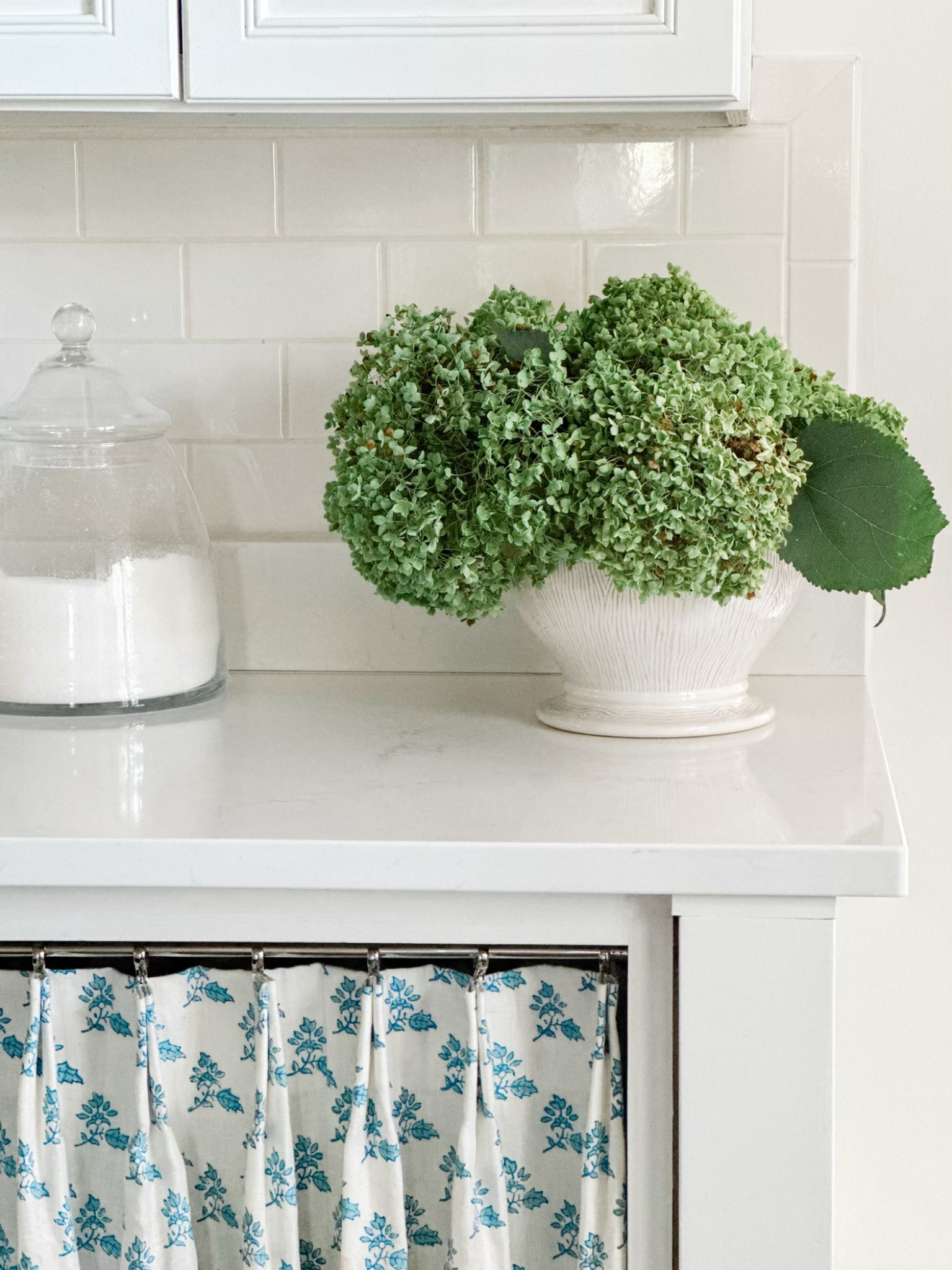 Cafe curtain rod, polished nickel cafe rod, kitchen, interiors, juliska, cachepot, flour and sugar container, kitchen organization, classic interiors, traditional home, farmhouse

#LTKhome