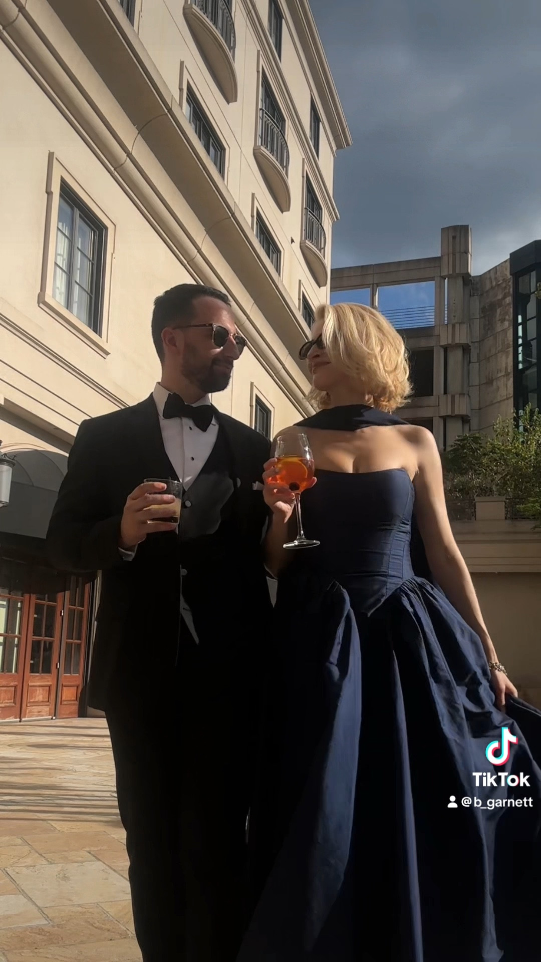 Black tie wedding guest look Summer

Summer wedding | wedding guest dress | tea length wedding guest dress | navy wedding guest dress | blue wedding guest dress | black tie wedding 

#LTKWedding #LTKMens #LTKParties