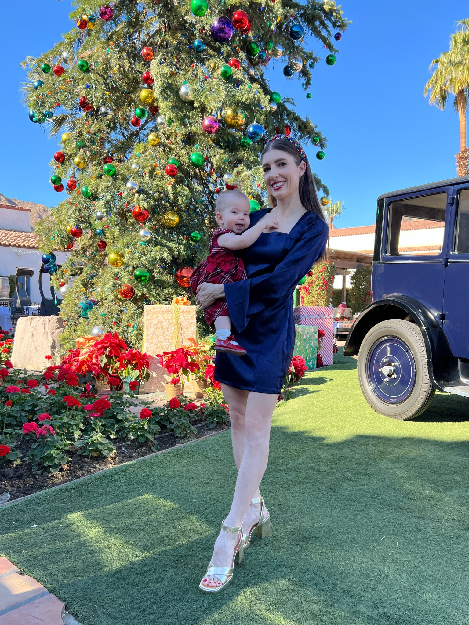 Mother Daughter Christmas / Holiday Outfit 

Christmas dress, holiday dress, baby dress, baby’s first Christmas, mother daughter outfits, mommy and me outfits, Christmas outfits, holiday outfits, matching outfits 



#LTKBaby #LTKFamily #LTKHoliday