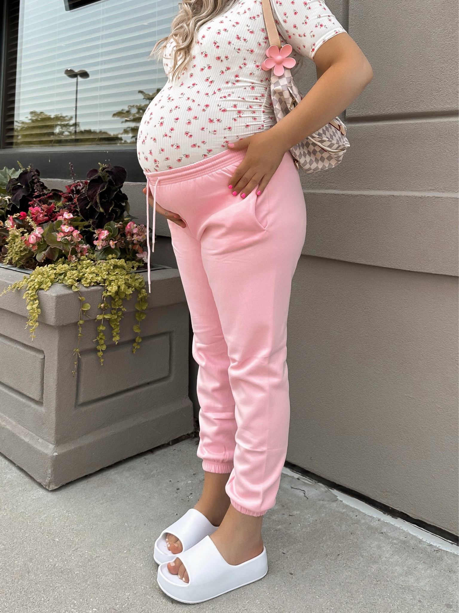 pink jogger outfit > 

#LTKunder50 #LTKbump #LTKbaby