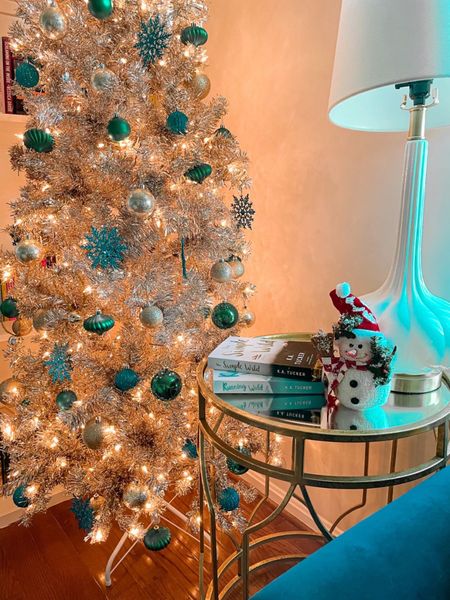 Christmas lights, Christmas tree, gold table, Christmas decor, books, reading, holiday decor

#LTKstyletip #LTKhome #LTKHoliday