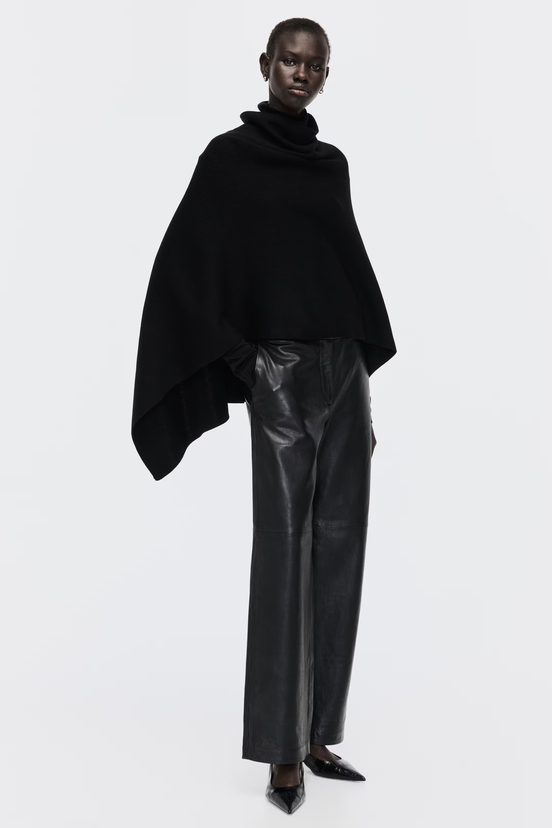 Roll-neck cape | H&M (UK, MY, IN, SG, PH, TW, HK)