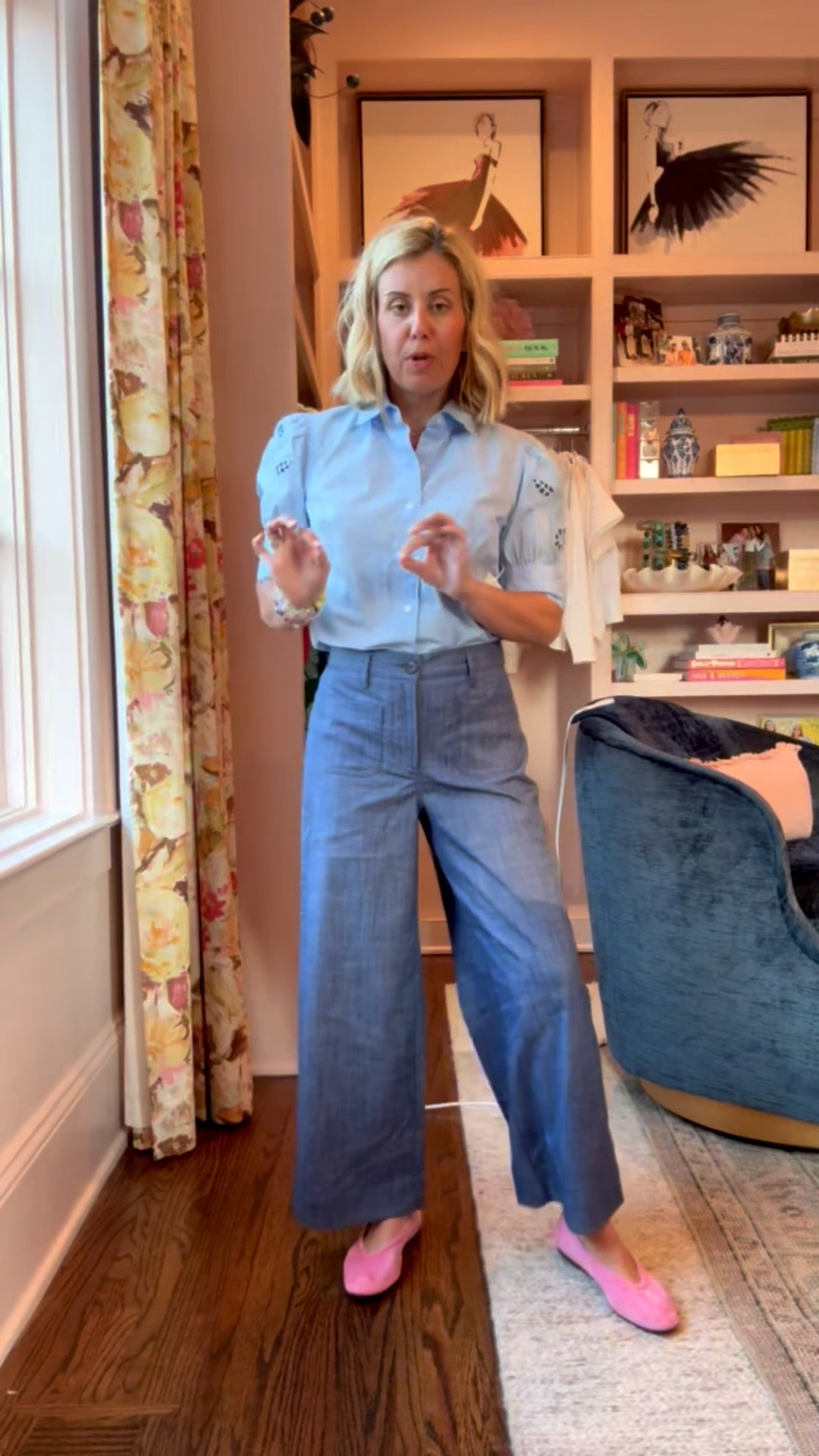 Okay this is a super cute outfit!! I can’t quit wearing these flats! 
Top - small
Pants - xs
Flats - 7.5 (sized down half size) 

#LTKootd #LTKdayinmylife #LTKOver40