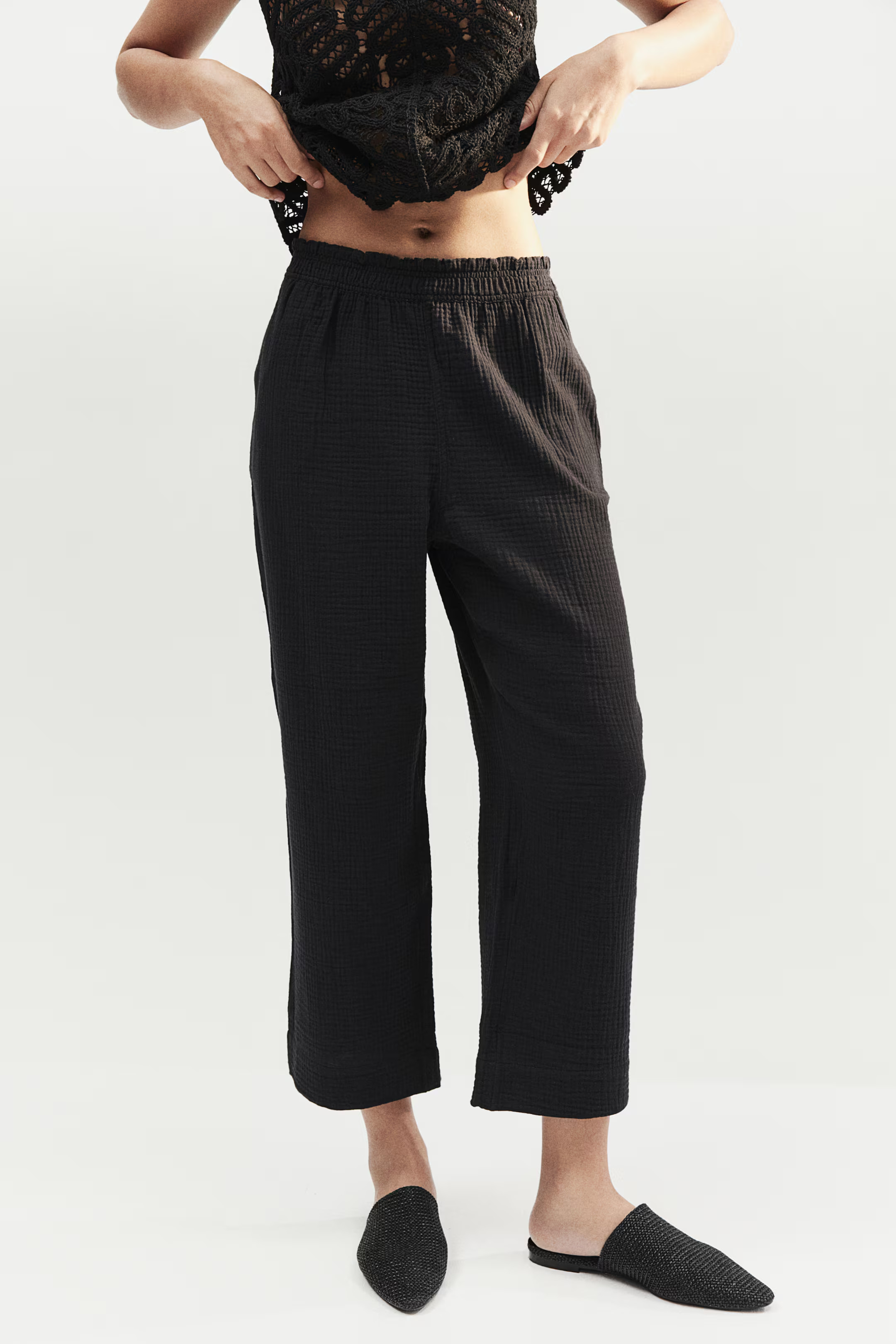 Paper bag trousers | H&M (UK, MY, IN, SG, PH, TW, HK)