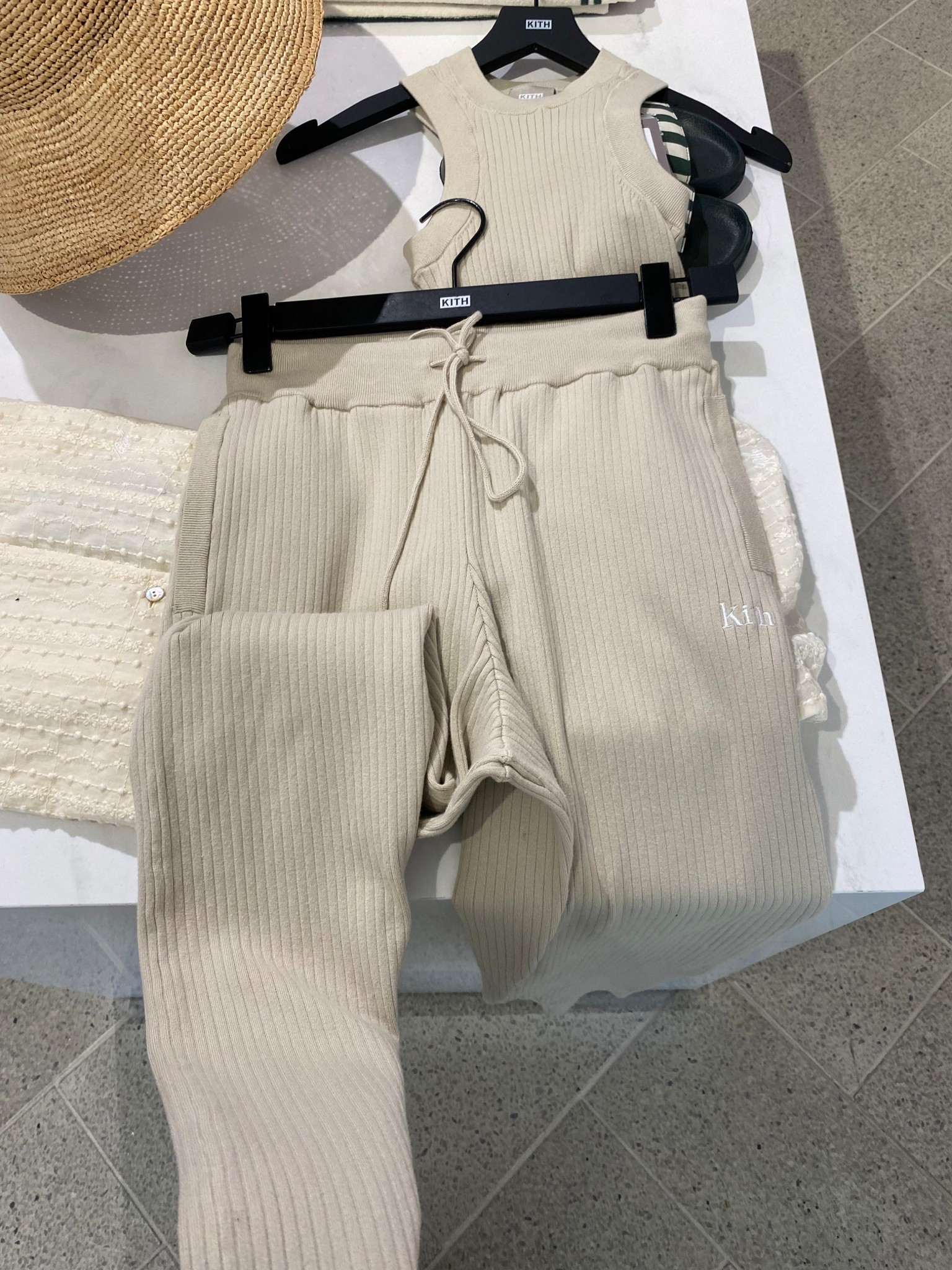 Kith set

#LTKStyleTip #LTKMidsize #LTKActive
