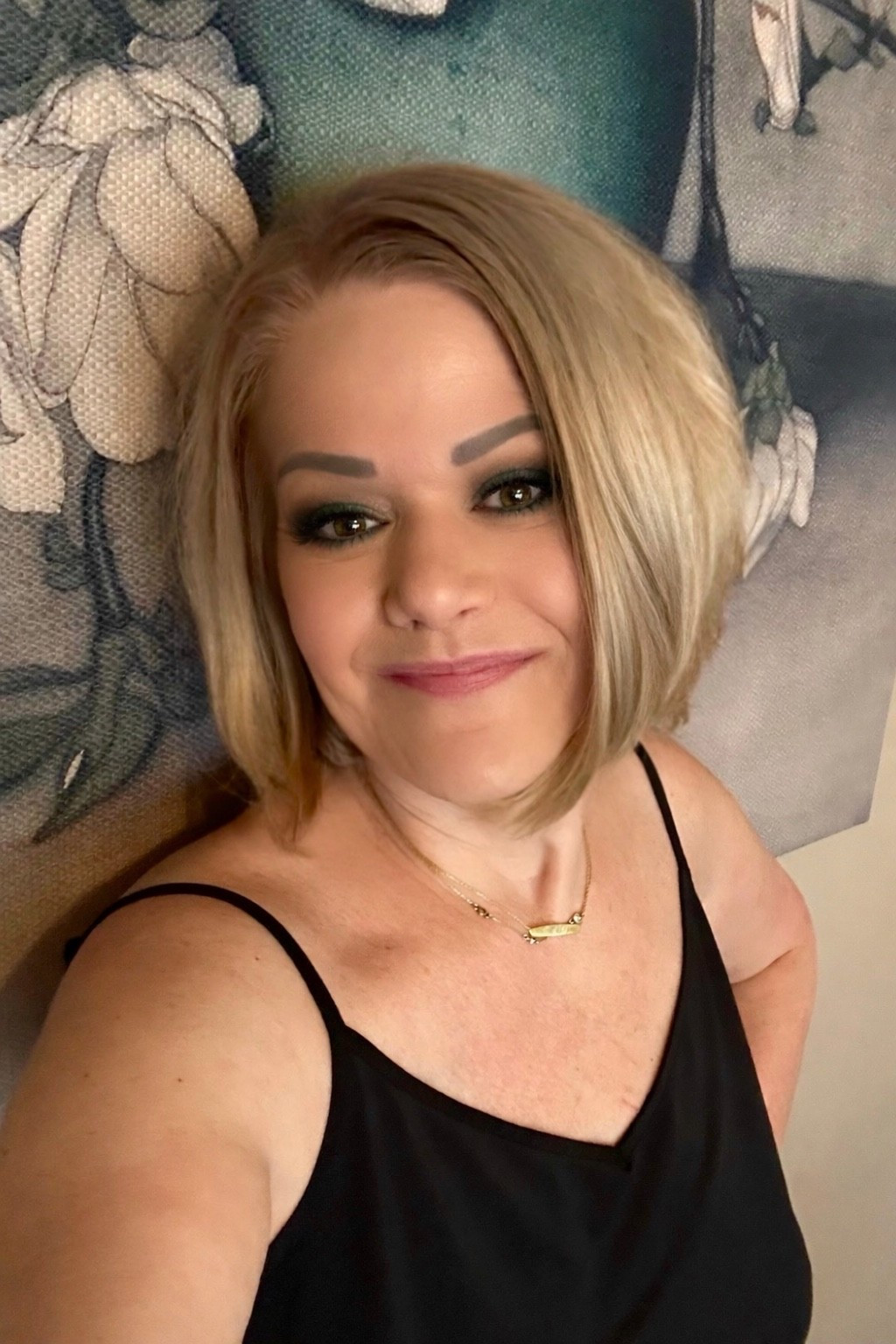 Are you wearing your green today for St. Patrick’s Day? I’ve got my #green #eyeshadow on, and I’m feeling super blessed! 

#luckoftheirish #lucky #stpatricksday 

#LTKdayinmylife #LTKOver40